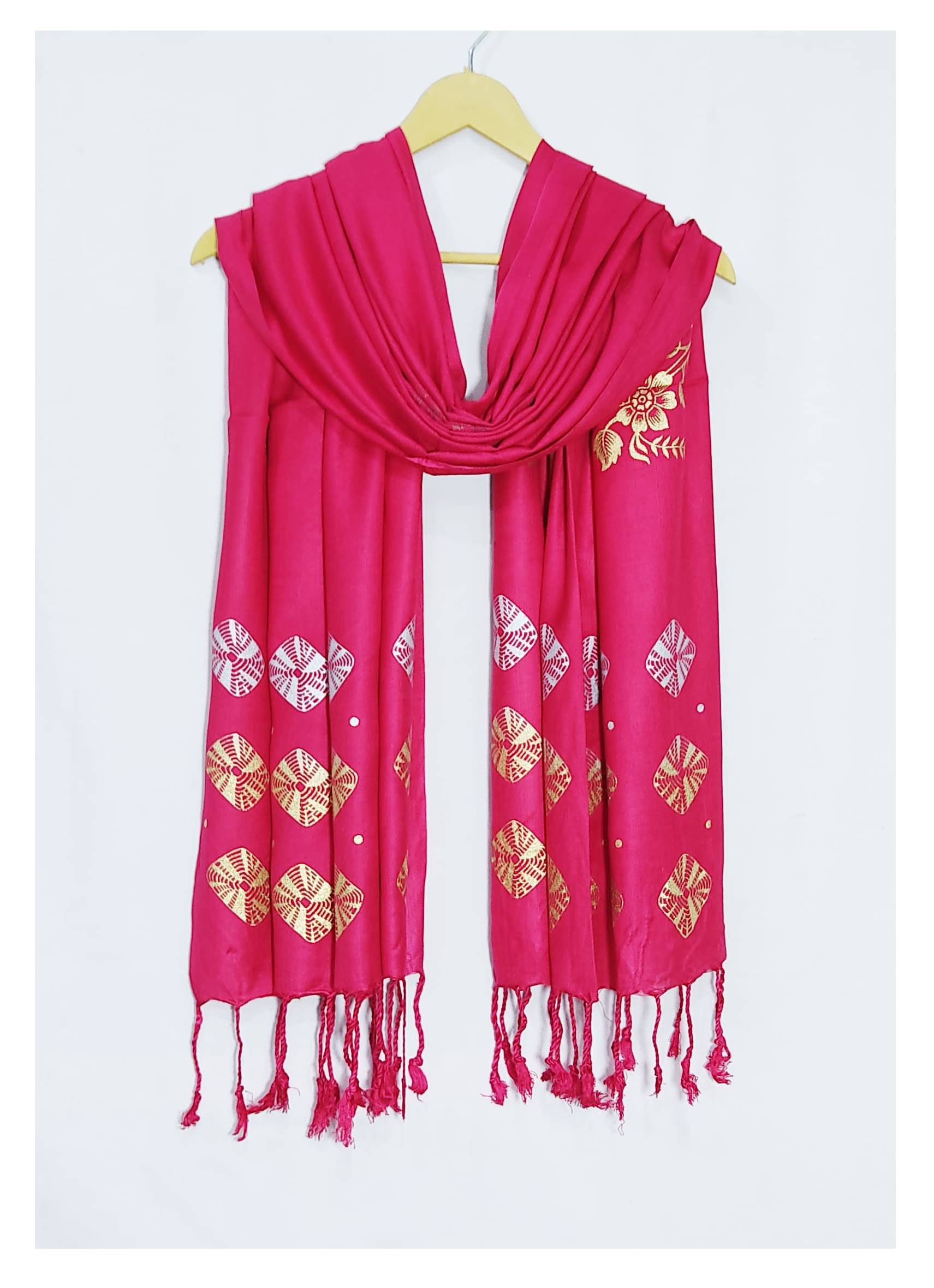 Pink Lime Stole Red Rayon Women's Scarf ( Pack of 1 ) Pink Lime Stole Red Rayon Women's Scarf ( Pack of 1 )