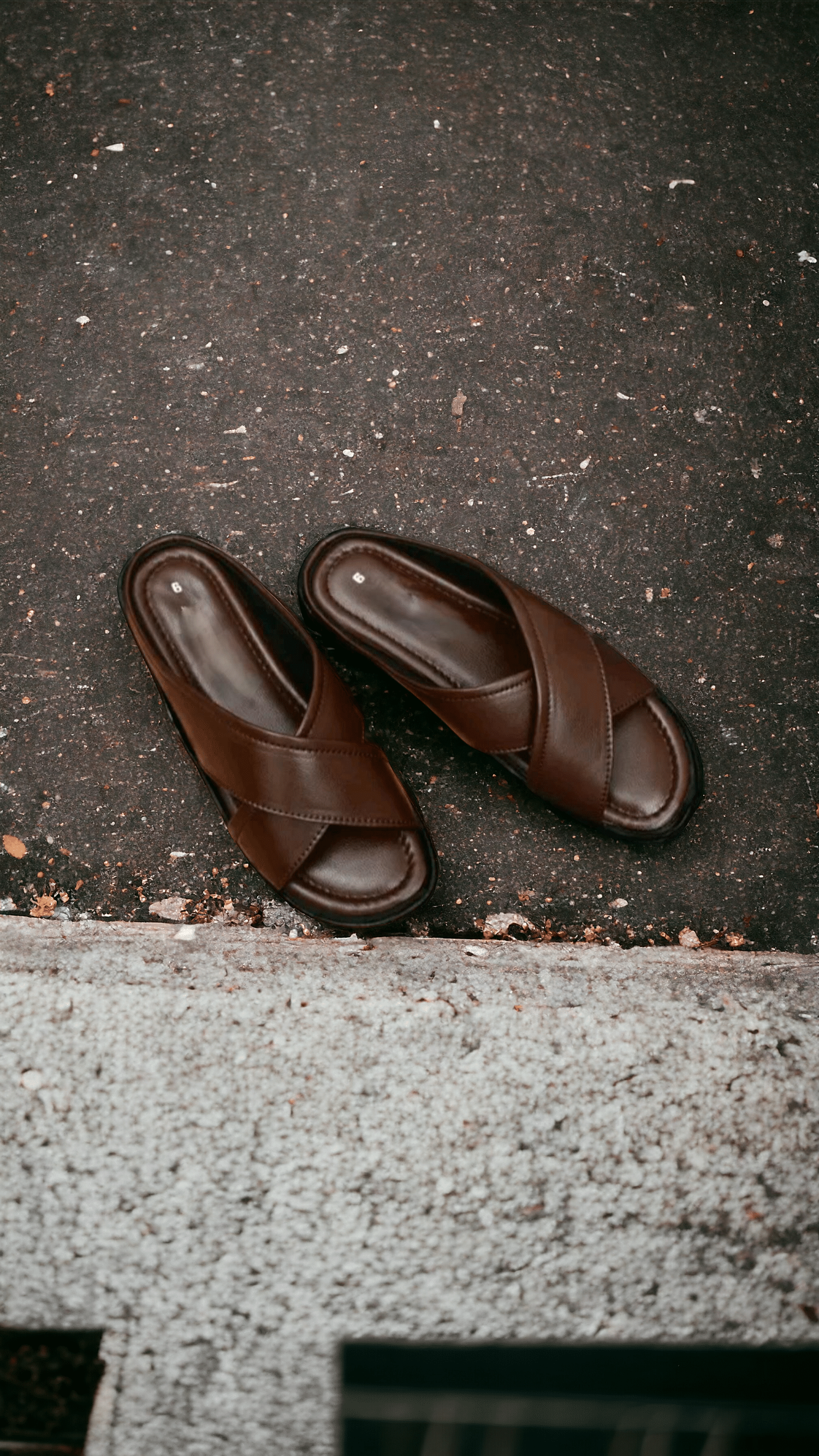     			INFINITRENZ - Brown Men's Sandals