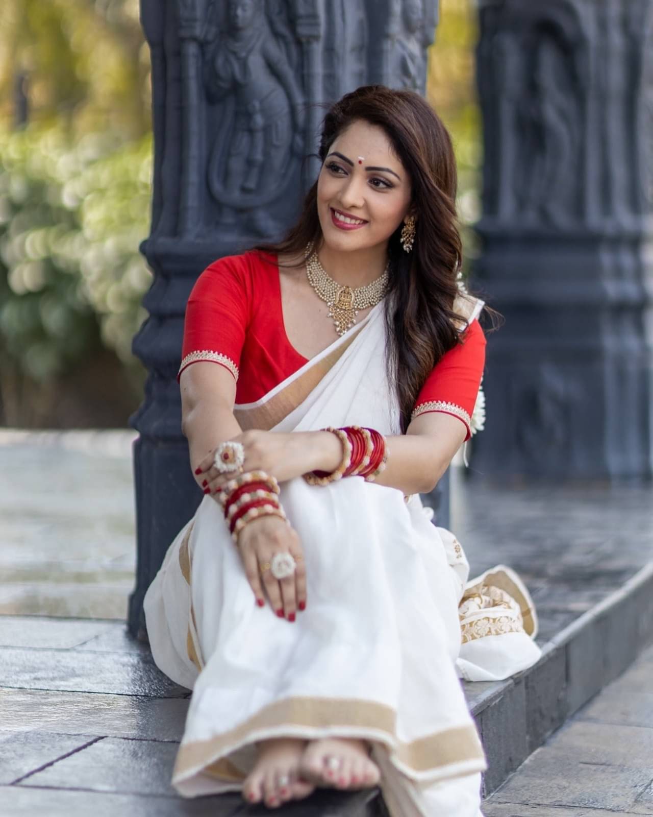     			JULEE Chanderi Solid Saree With Unstitched Blouse Piece ( Multicolor )