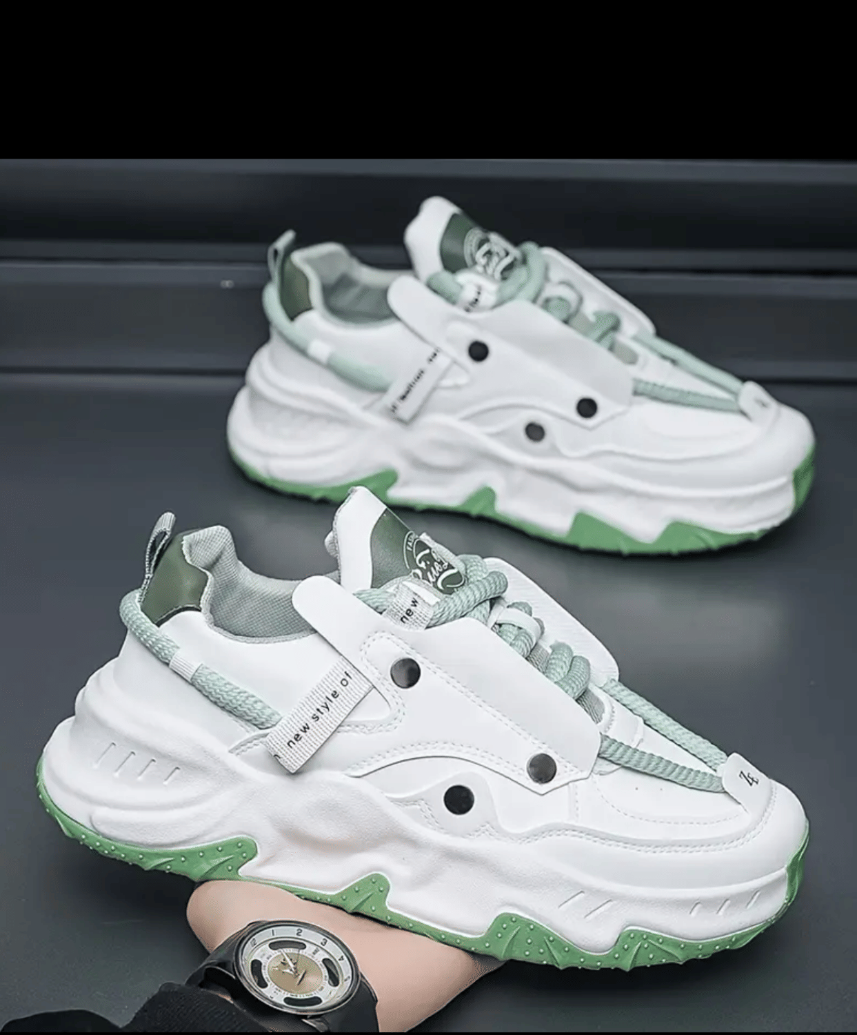     			Labbin Sneakers Green Men's Lifestyle Shoes