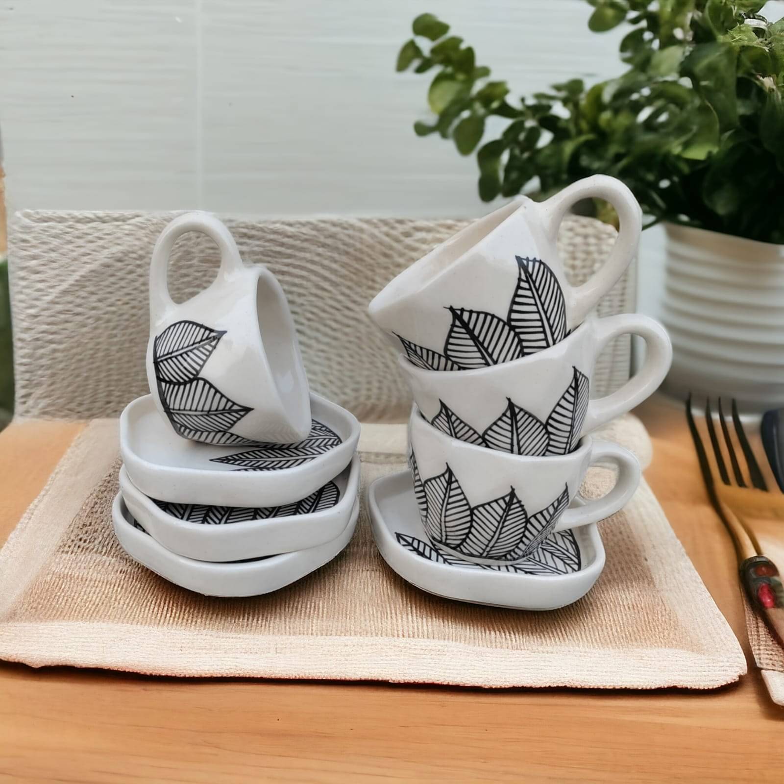     			Malaikah Blk Leaf Cup&Saucer Pk 4 Printed Ceramic Tea Set 200 ml ( Pack of 4 )