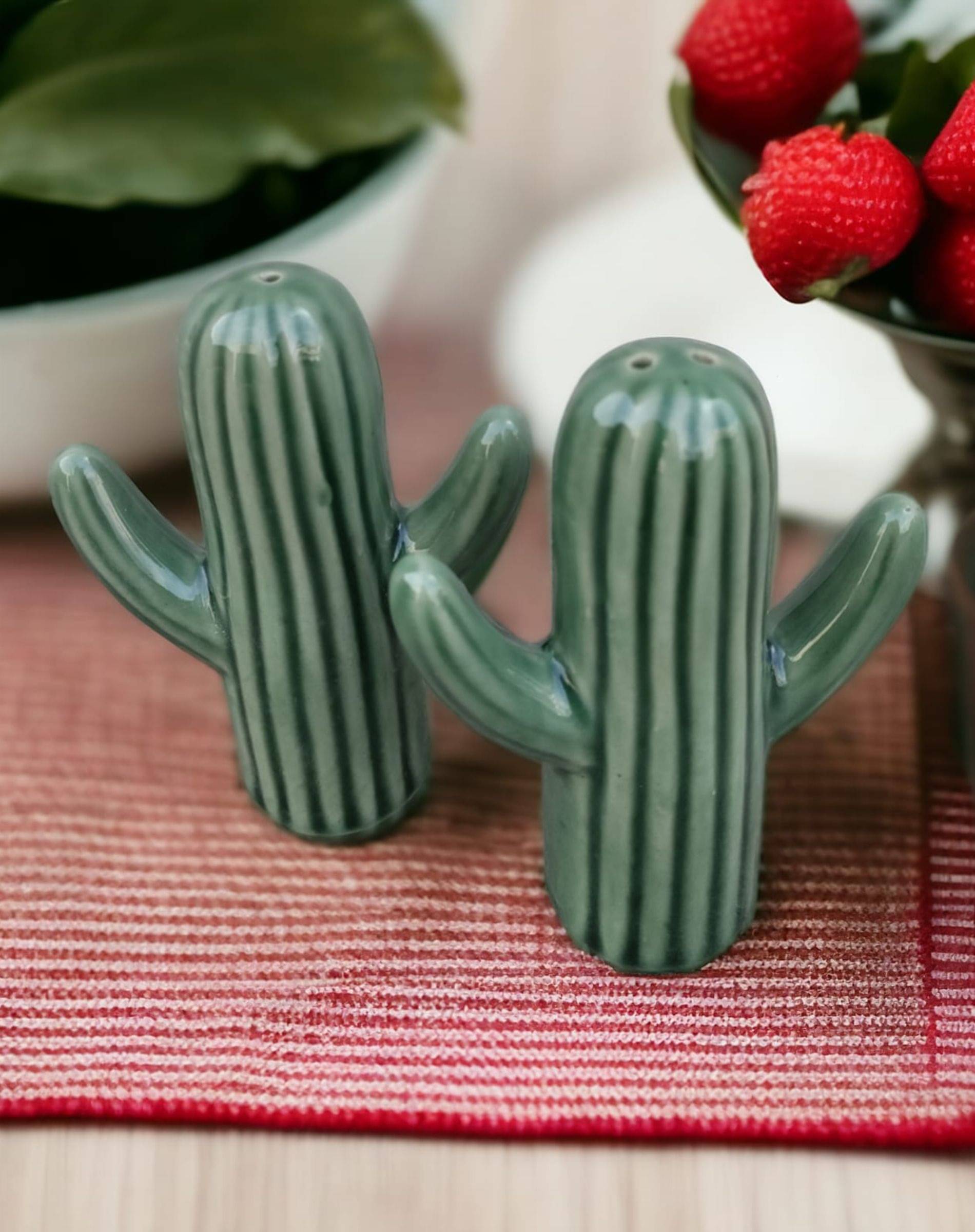 Malaikah Salt & Pepper Shaker Ceramic Mint Green Salt/Pepper Container ( Set of 2 )     			Malaikah Salt & Pepper Shaker Ceramic Mint Green Salt/Pepper Container ( Set of 2 )