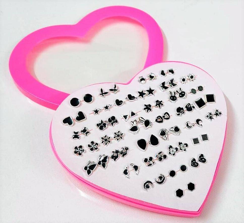     			Mehak Creation Black Stud Earrings ( Pack of 1 )