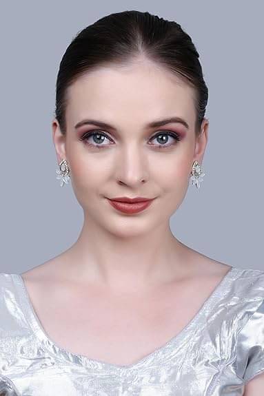     			Opus Gems White Stud Earrings ( Pack of 1 )