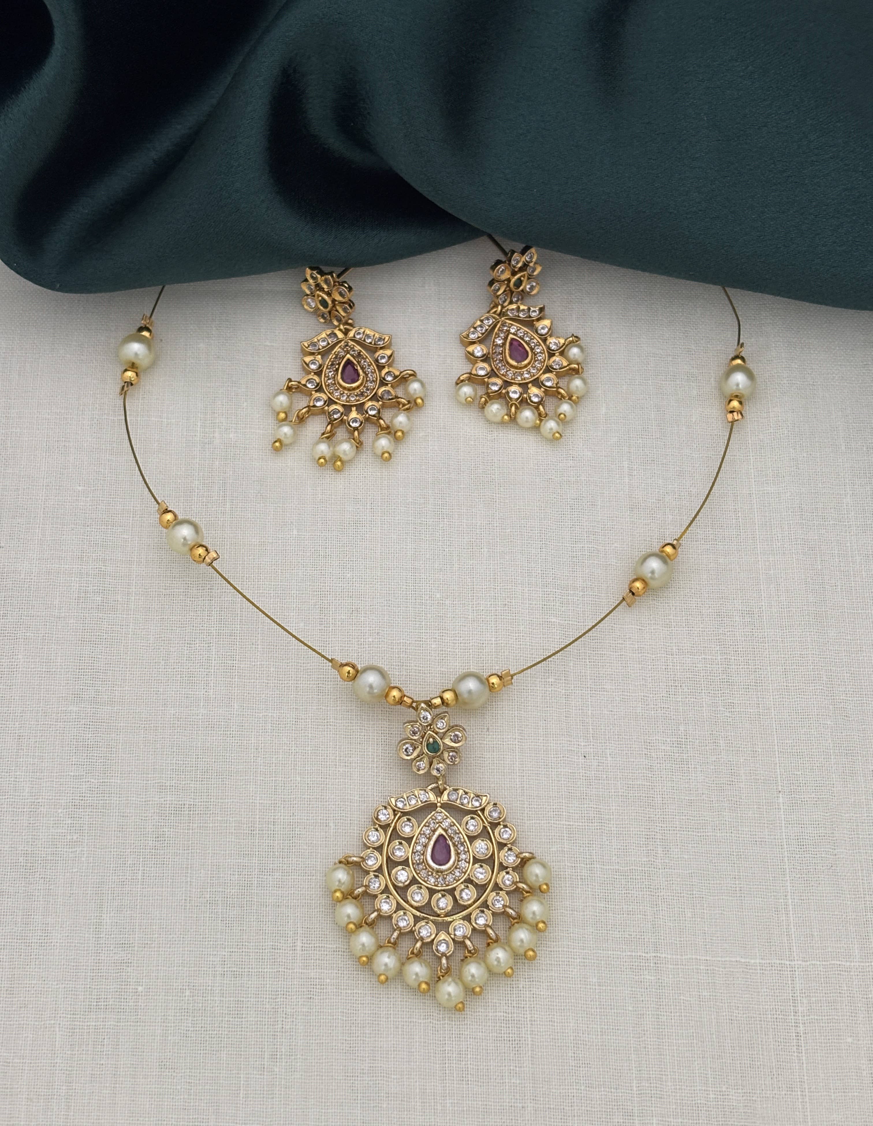 ROFARWORD Gold Brass Necklace Set ( Pack of 1 )