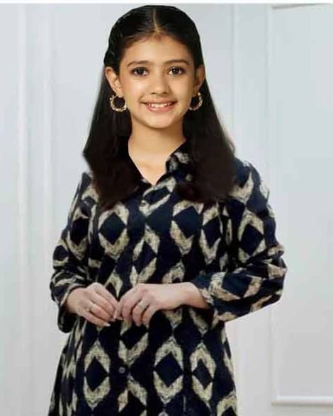     			Bholukart Girls Cotton Blend Kurti with Pants ( Pack of 1 , Black )