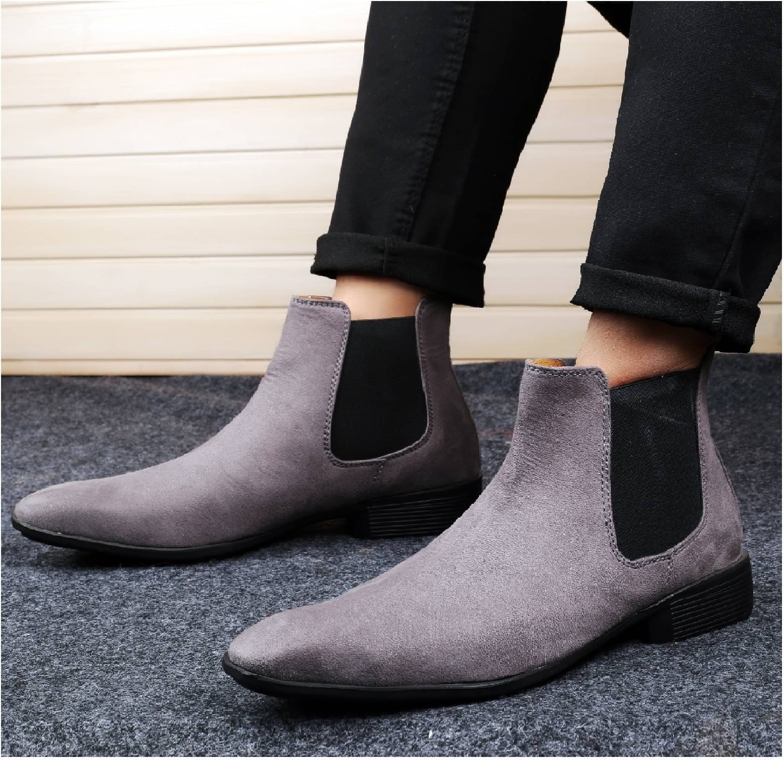     			YUVRATO BAXI Gray Men's Casual Boots