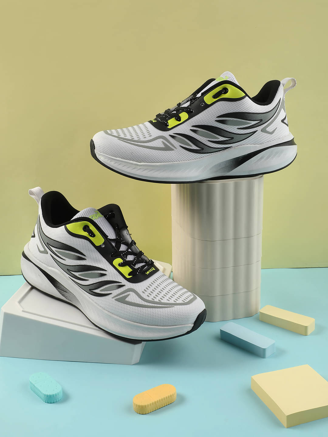     			Liberty White Men's Sports Running Shoes