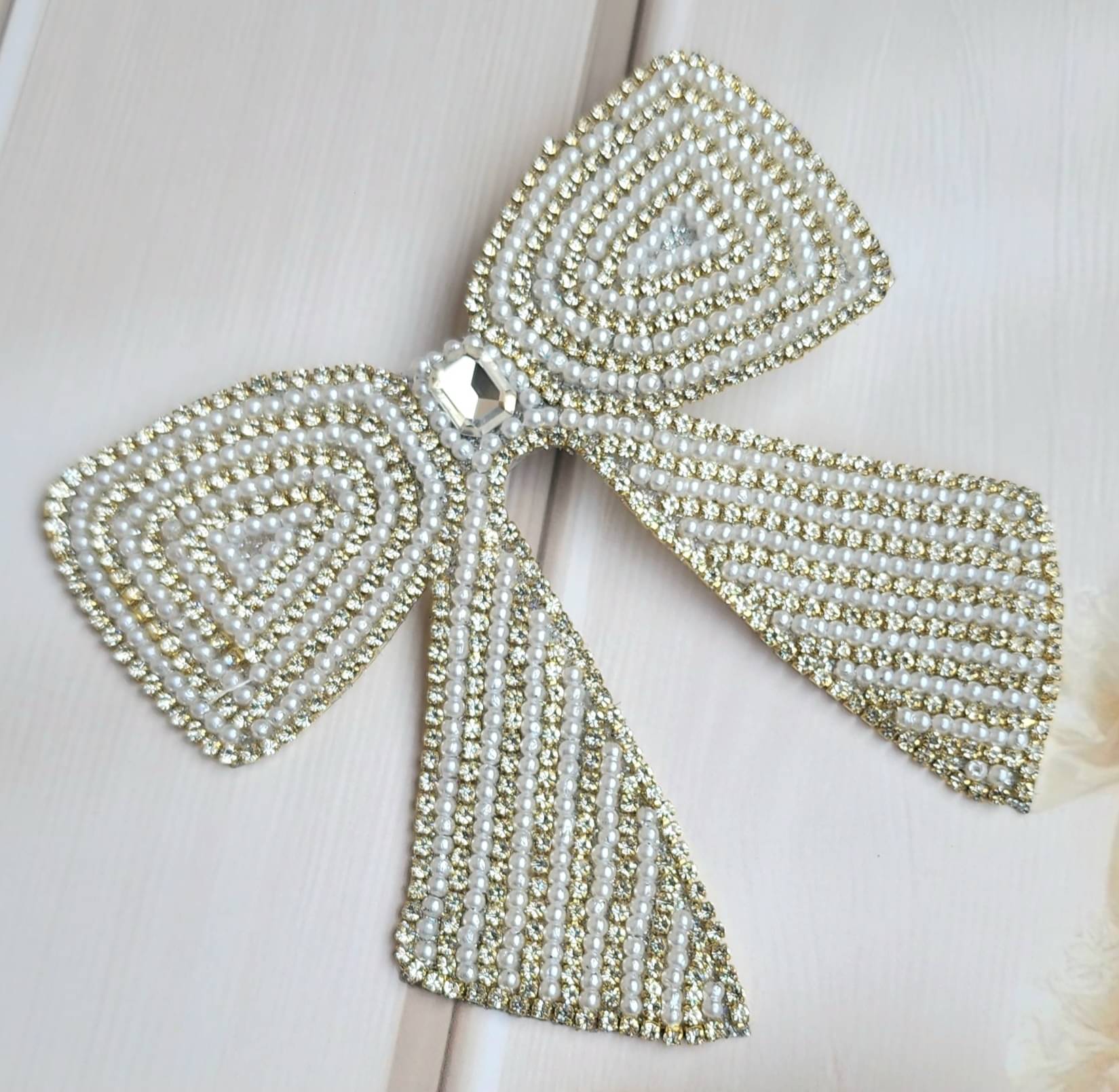     			Rhosyn White Women's Hair Accessory Set ( Pack of 1 )