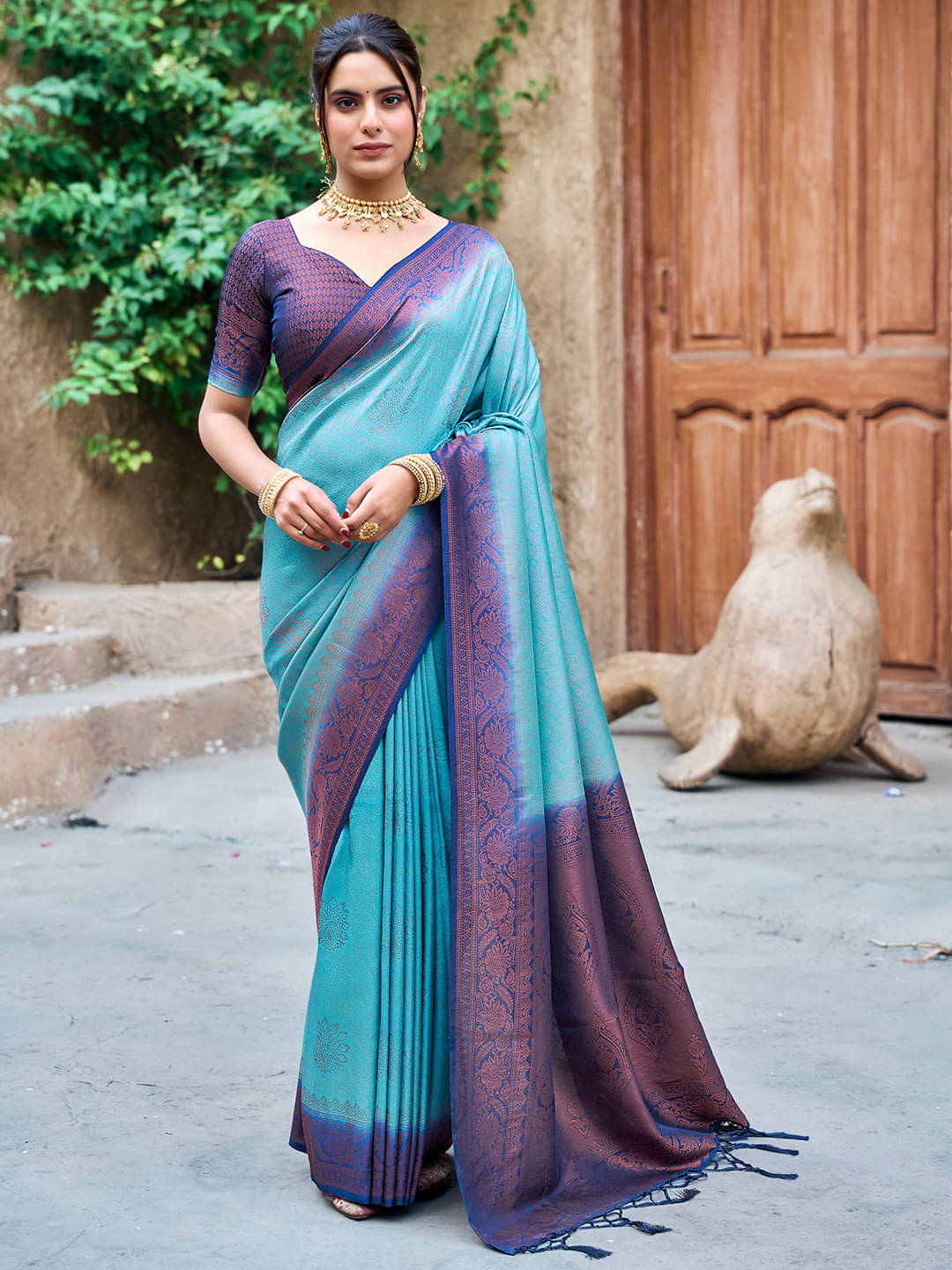     			Nayanthara Trends Banarasi Silk Embellished Saree With Unstitched Blouse Piece ( Blue )