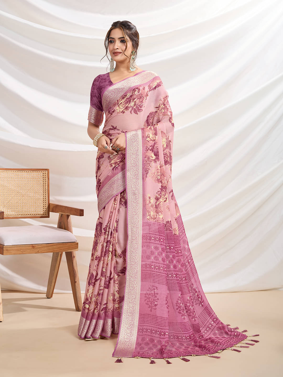 RekhaManiyar Chiffon Printed Saree With Unstitched Blouse Piece ( Rani ) RekhaManiyar Chiffon Printed Saree With Unstitched Blouse Piece ( Rani )