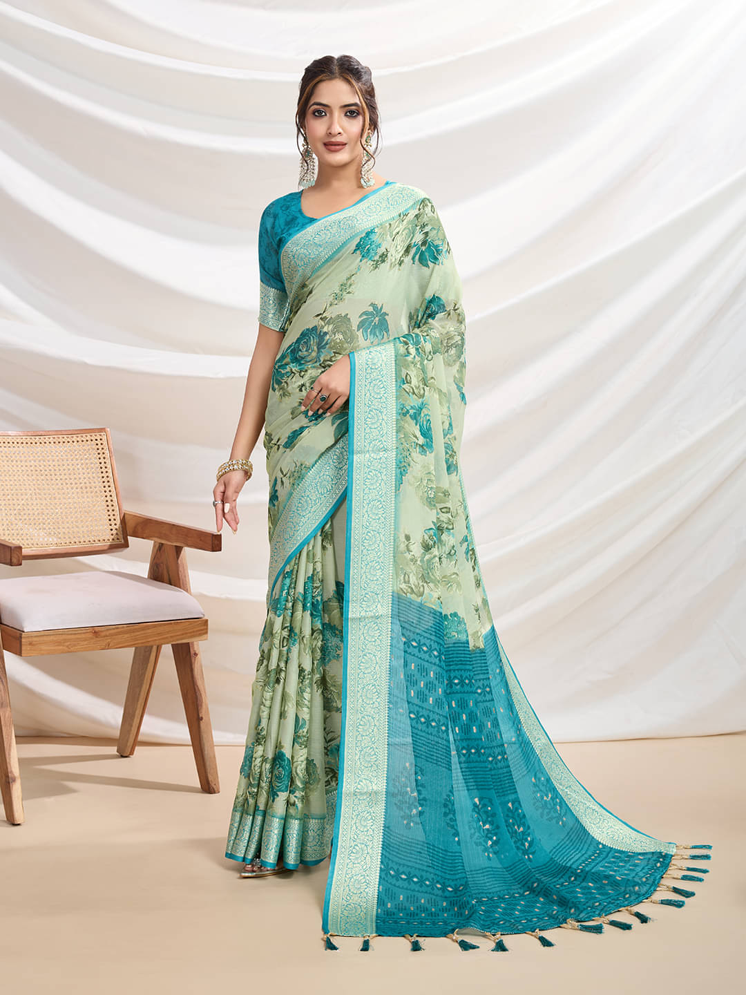 RekhaManiyar Chiffon Printed Saree With Unstitched Blouse Piece ( Light Green ) RekhaManiyar Chiffon Printed Saree With Unstitched Blouse Piece ( Light Green )