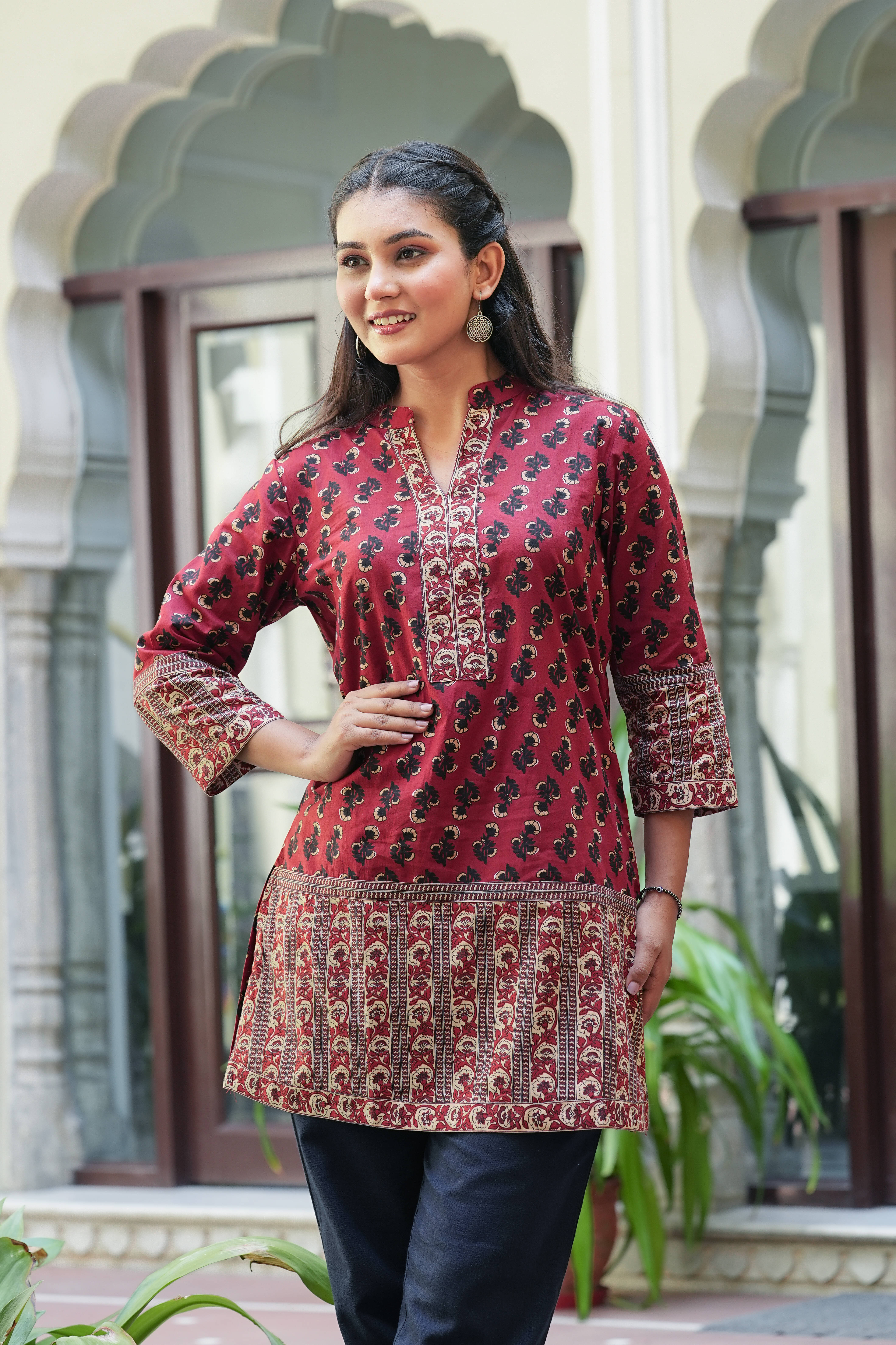     			Yash Gallery Women's Cotton Printed Straight Kurti - ( Maroon )