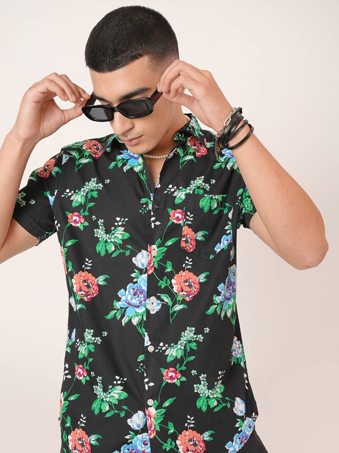 Highlander 100% Cotton Slim Fit Printed Half Sleeves Men's Casual Shirt - Black ( Pack of 1 )     			Highlander 100% Cotton Slim Fit Printed Half Sleeves Men's Casual Shirt - Black ( Pack of 1 )