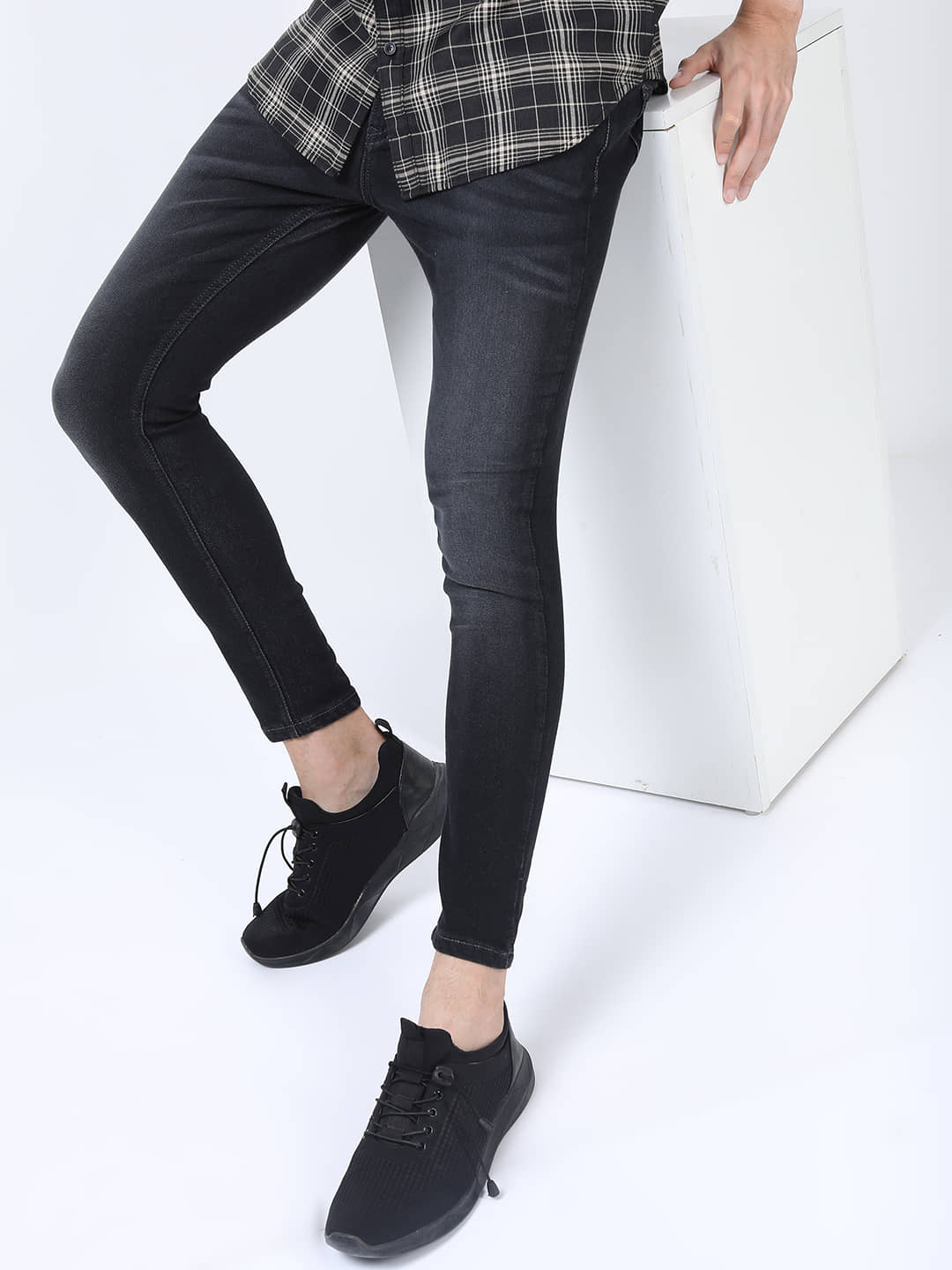 Highlander Slim Fit Clean Look Men's Jeans - Black ( Pack of 1 ) - Jeans | Buy online on ZillyBuy