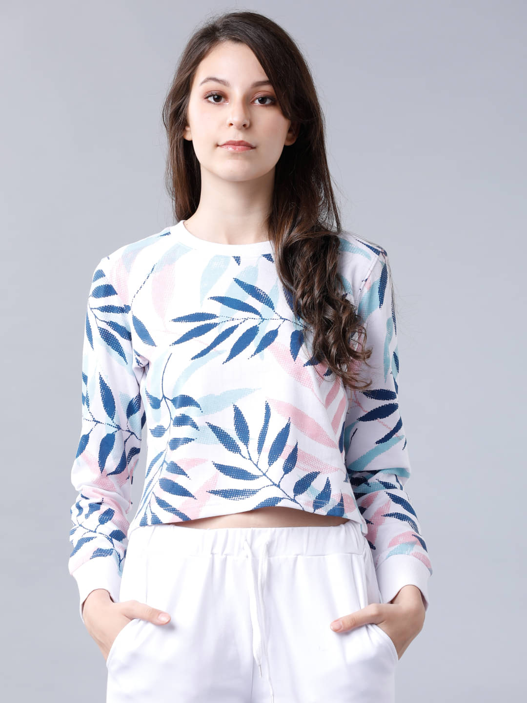 Tokyo Talkies Cotton Blend Women's Non Hooded Sweatshirt ( White ) Tokyo Talkies Cotton Blend Women's Non Hooded Sweatshirt ( White )