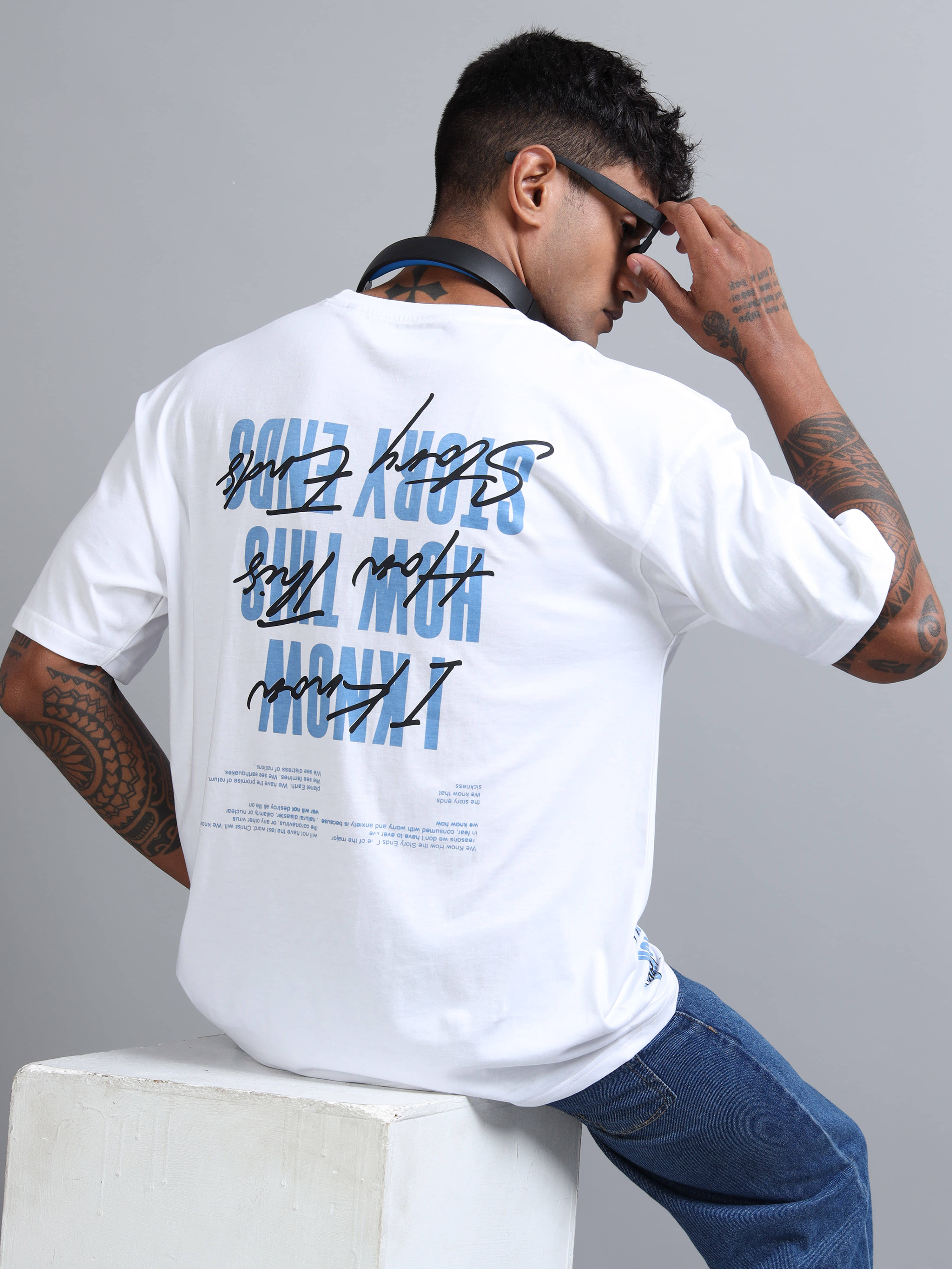 FROSEN FOX Men Cotton Blend Oversized Fit Printed T-Shirt ( White )     			FROSEN FOX Men Cotton Blend Oversized Fit Printed T-Shirt ( White )