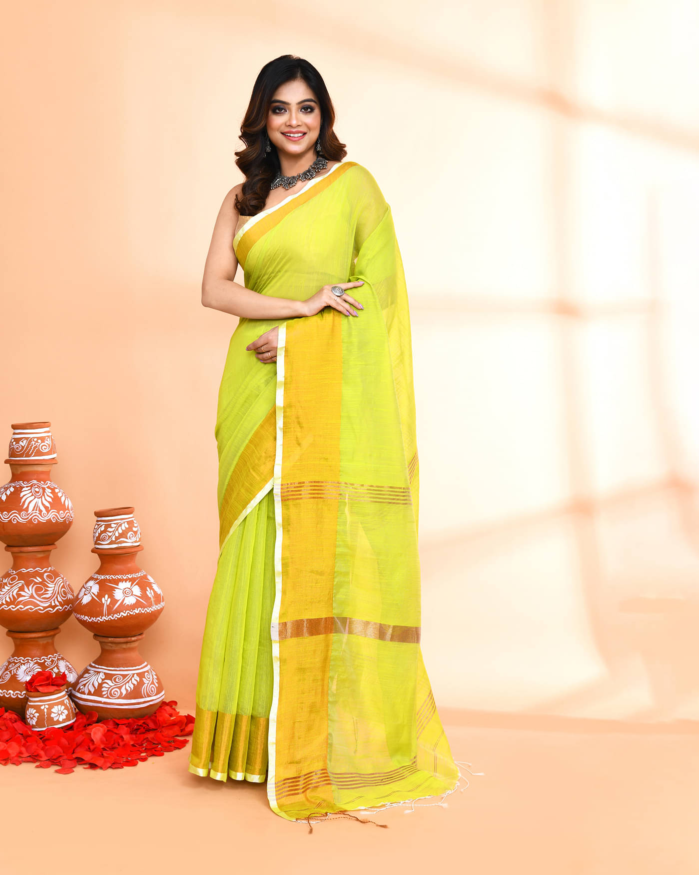     			PIYARI FASHION Cotton Blend Woven Narayanpet Saree With Unstitched Blouse Piece ( Lime Green )