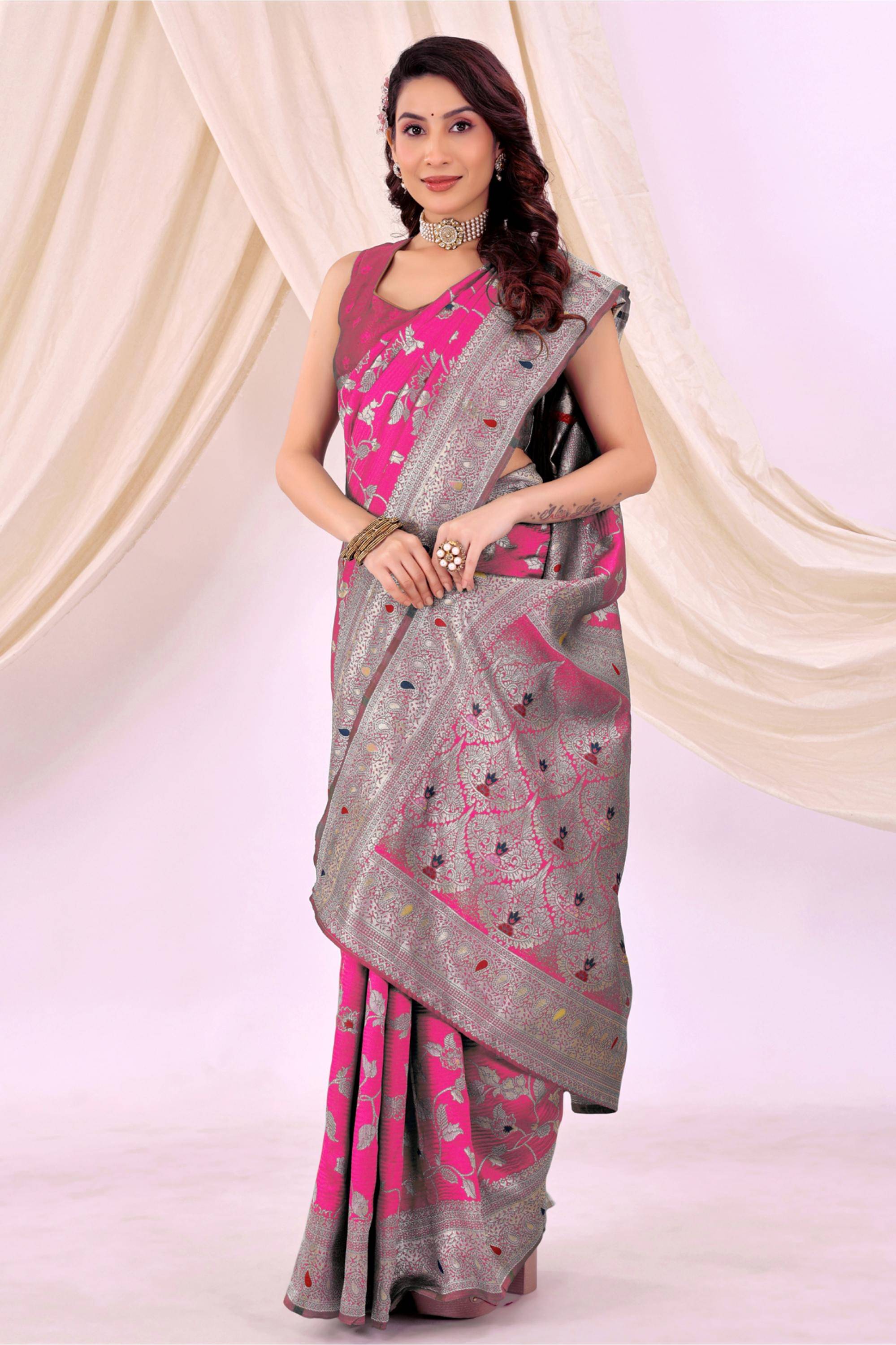    			Samai Silk Embellished Kanjeevaram Sarees With Unstitched Blouse Piece ( Rani )
