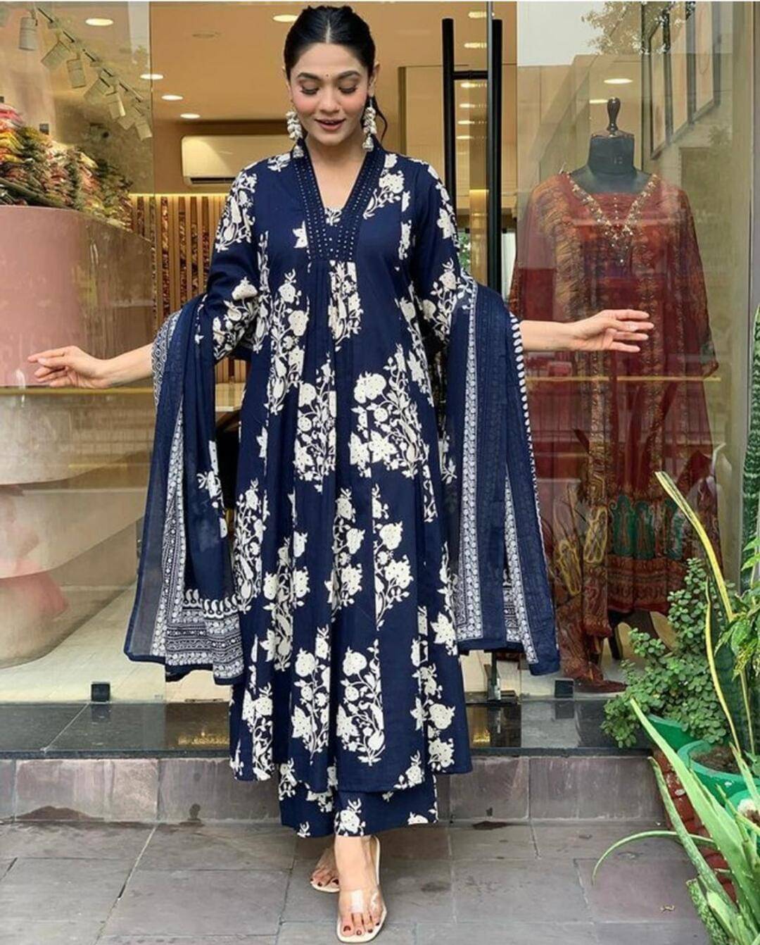     			YAGNIK FASHION Women Rayon Printed Anarkali Kurti With Pants ( Blue )