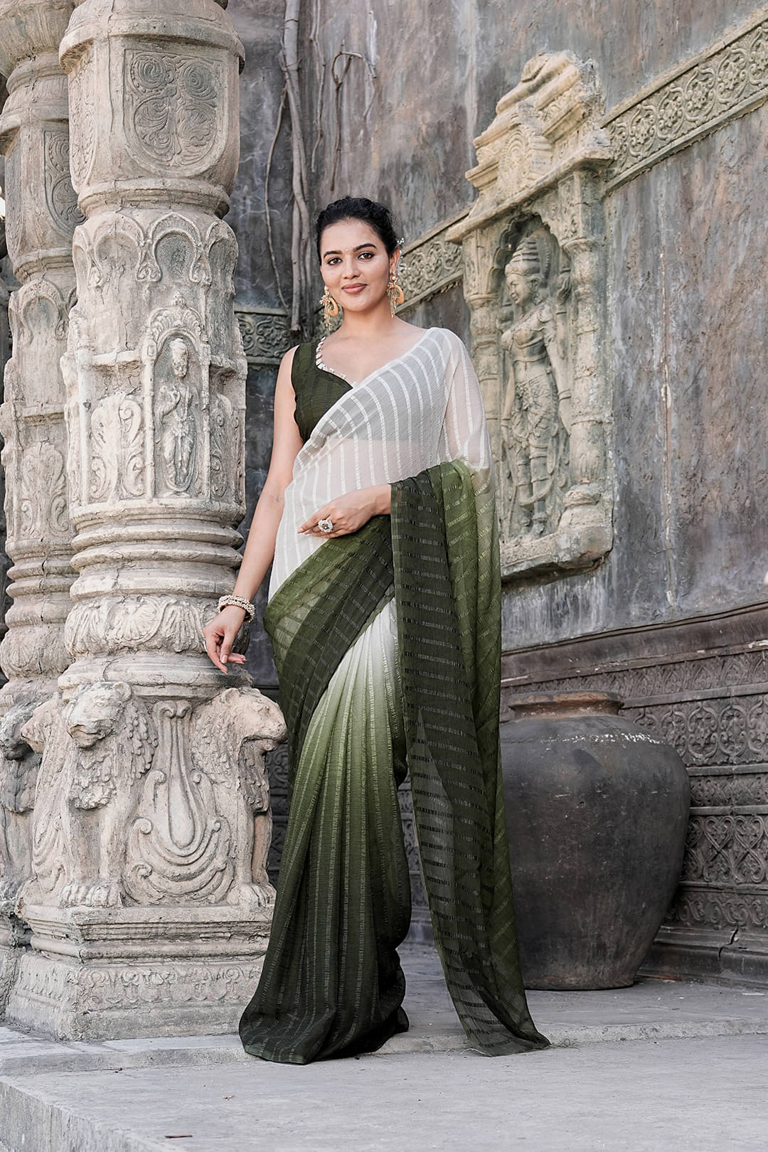     			Sanjana Silk Silk Blend Dyed Maheshwari Saree With Unstitched Blouse Piece ( Light Green )