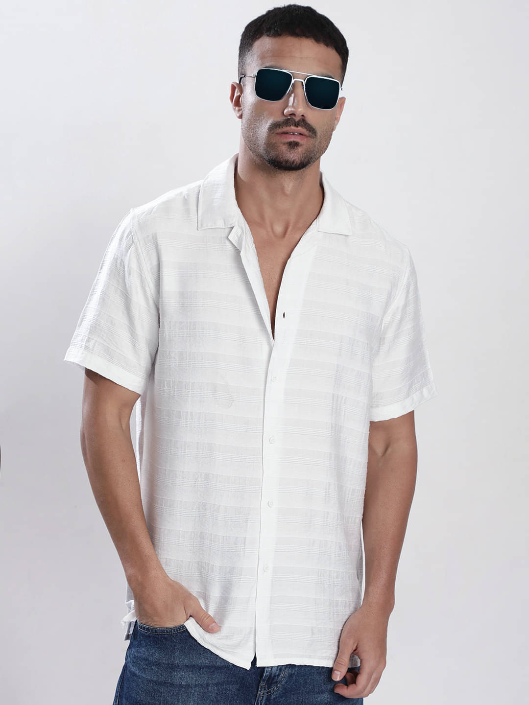     			Bene Kleed Viscose Regular Fit Self Design Half Sleeves Men's Casual Shirt - White ( Pack of 1 )