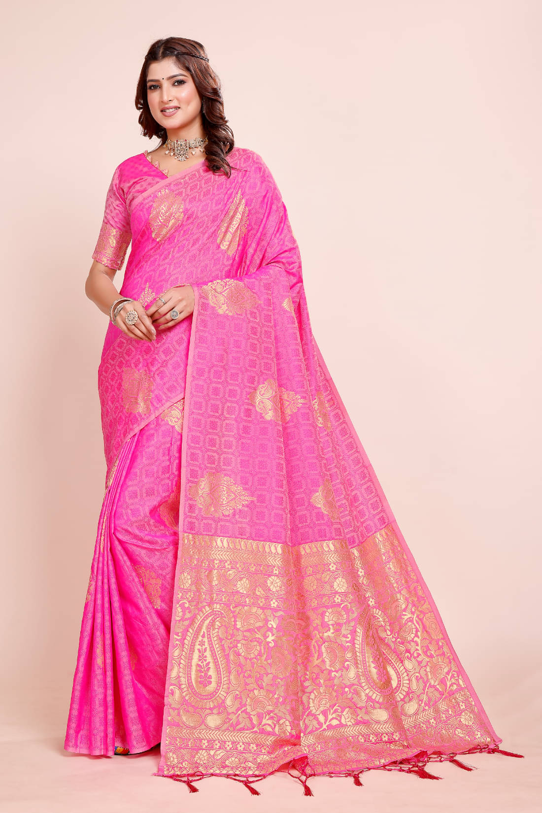 DHAYNA AND REEWA FASHION Georgette Woven Banarasi saree With Unstitched Blouse Piece ( Pink ) DHAYNA AND REEWA FASHION Georgette Woven Banarasi saree With Unstitched Blouse Piece ( Pink )