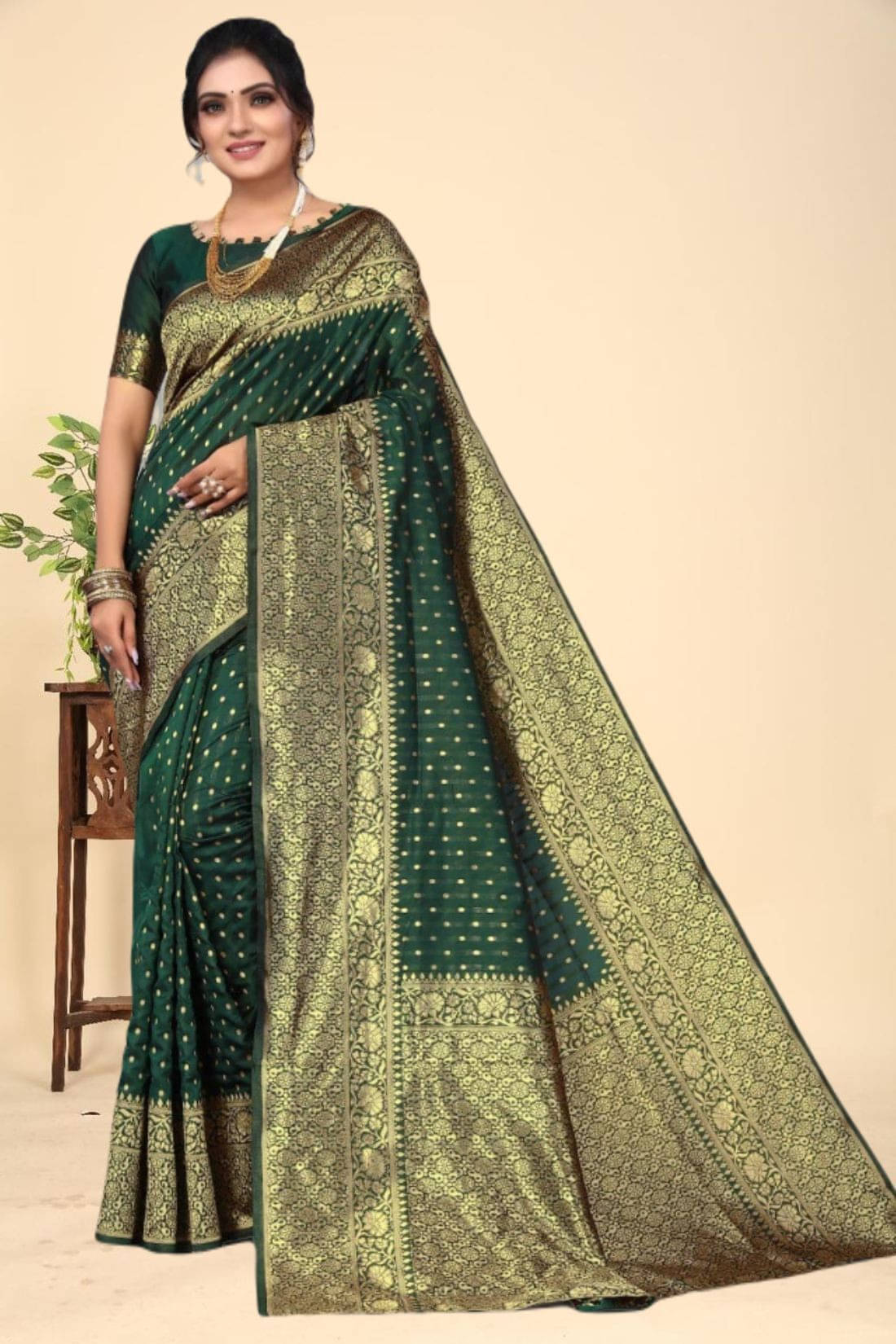     			Kevami Fashion Jacquard Self Design Banarasi saree With Unstitched Blouse Piece ( Green )