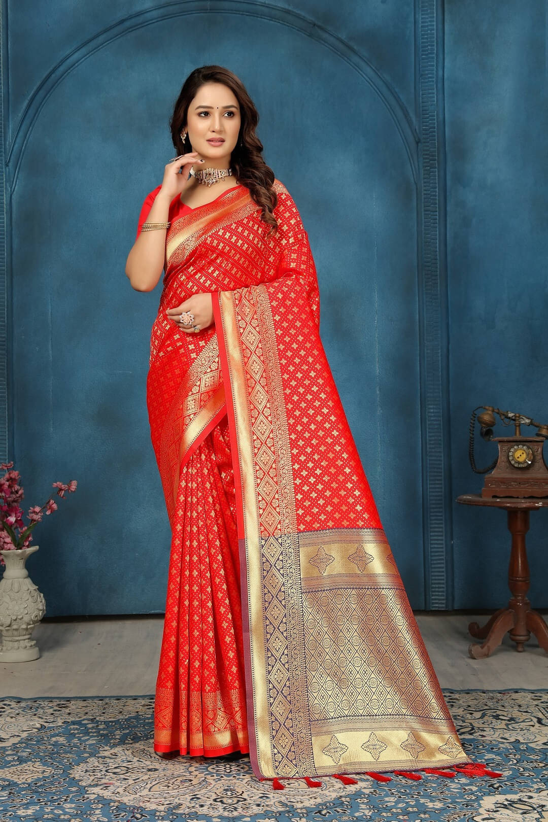 Kevami Fashion Jacquard Woven Banarasi saree With Unstitched Blouse Piece ( Red ) Kevami Fashion Jacquard Woven Banarasi saree With Unstitched Blouse Piece ( Red )