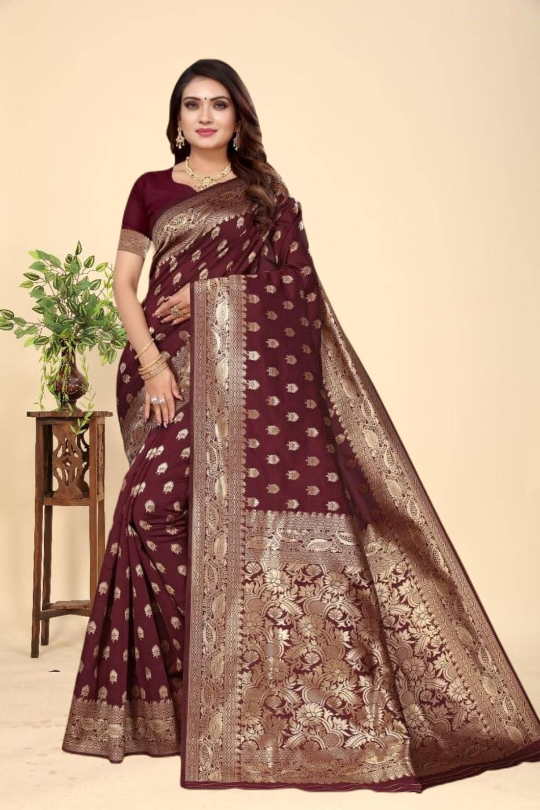     			Kevami Fashion Silk Blend Self Design Banarasi saree With Unstitched Blouse Piece ( Maroon )