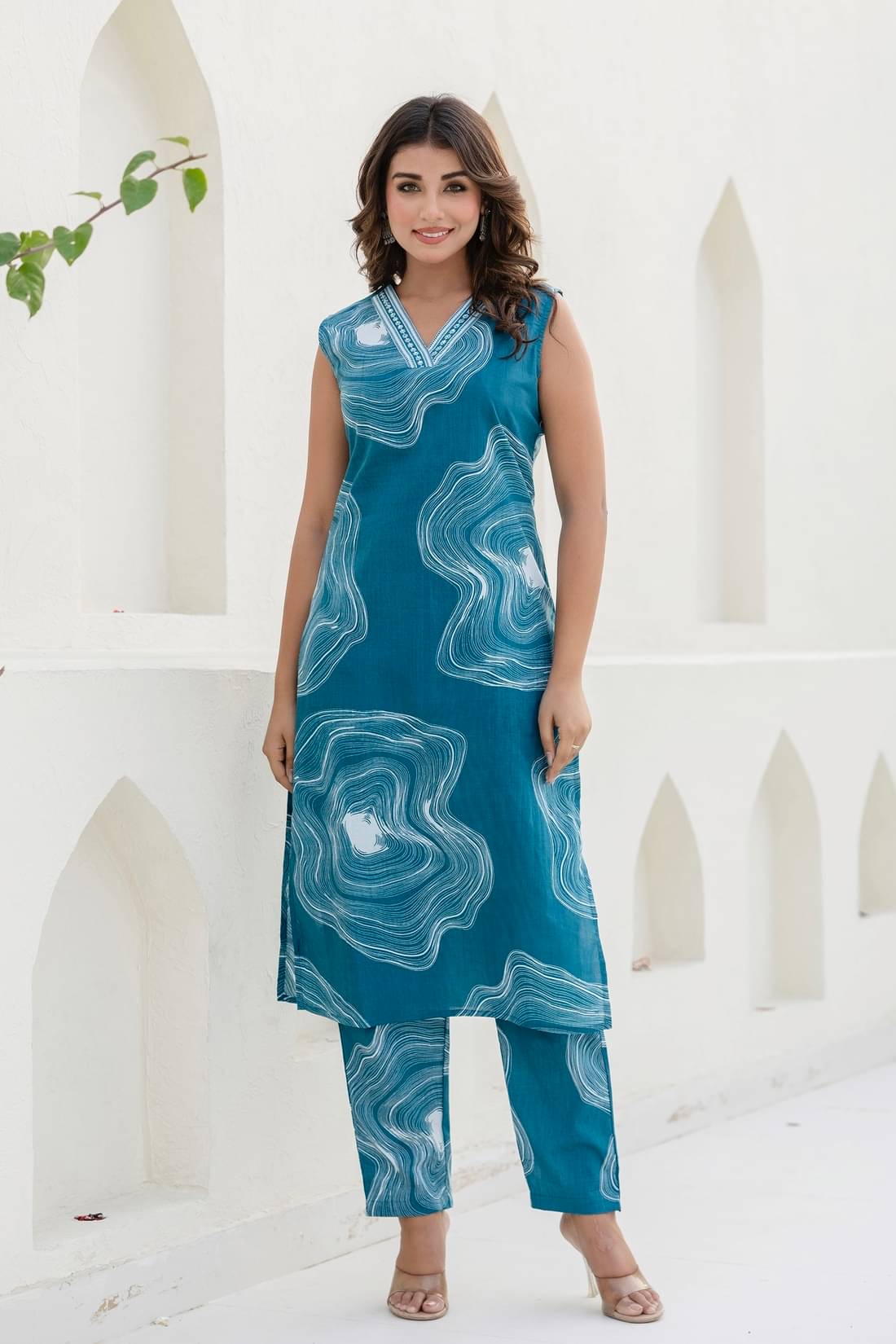     			Kohsh Women Cotton Printed Straight Kurti With Pants ( Blue )