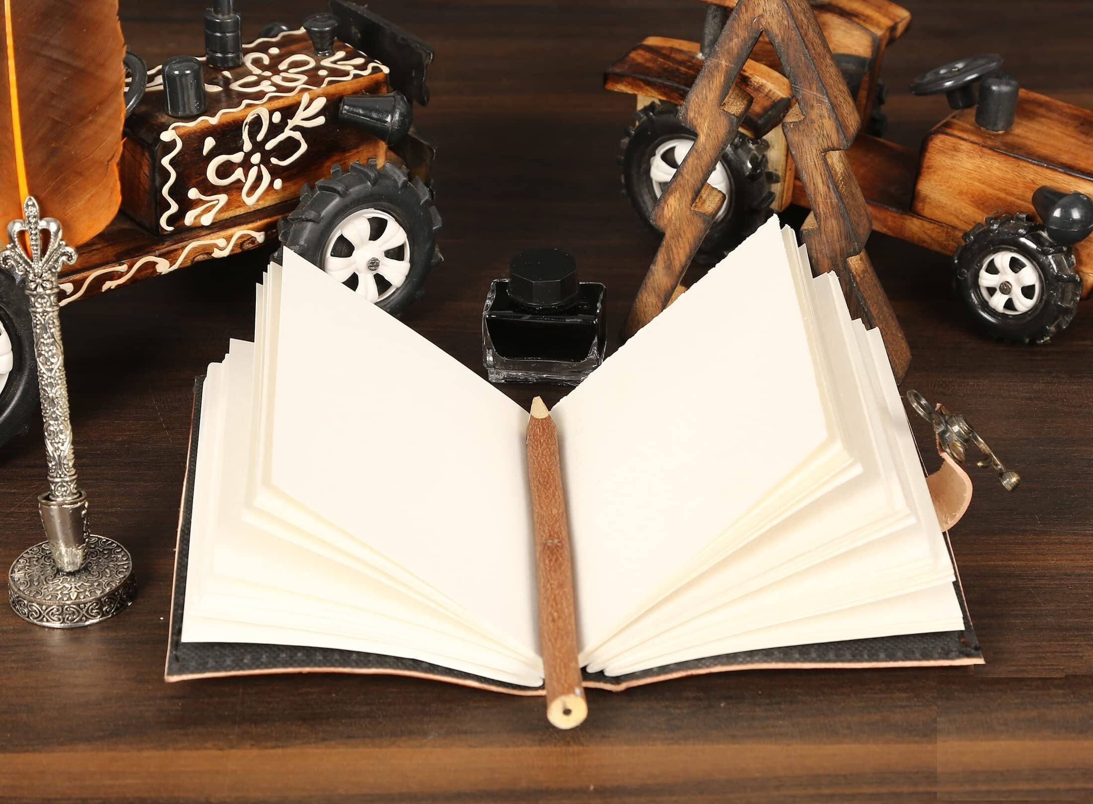     			MR KRAFT Designer leather journal with thread lock pattern 200 pages 5*7 inches t-003 A5 Diary UNRULED 200 Pages (multicolor 03)