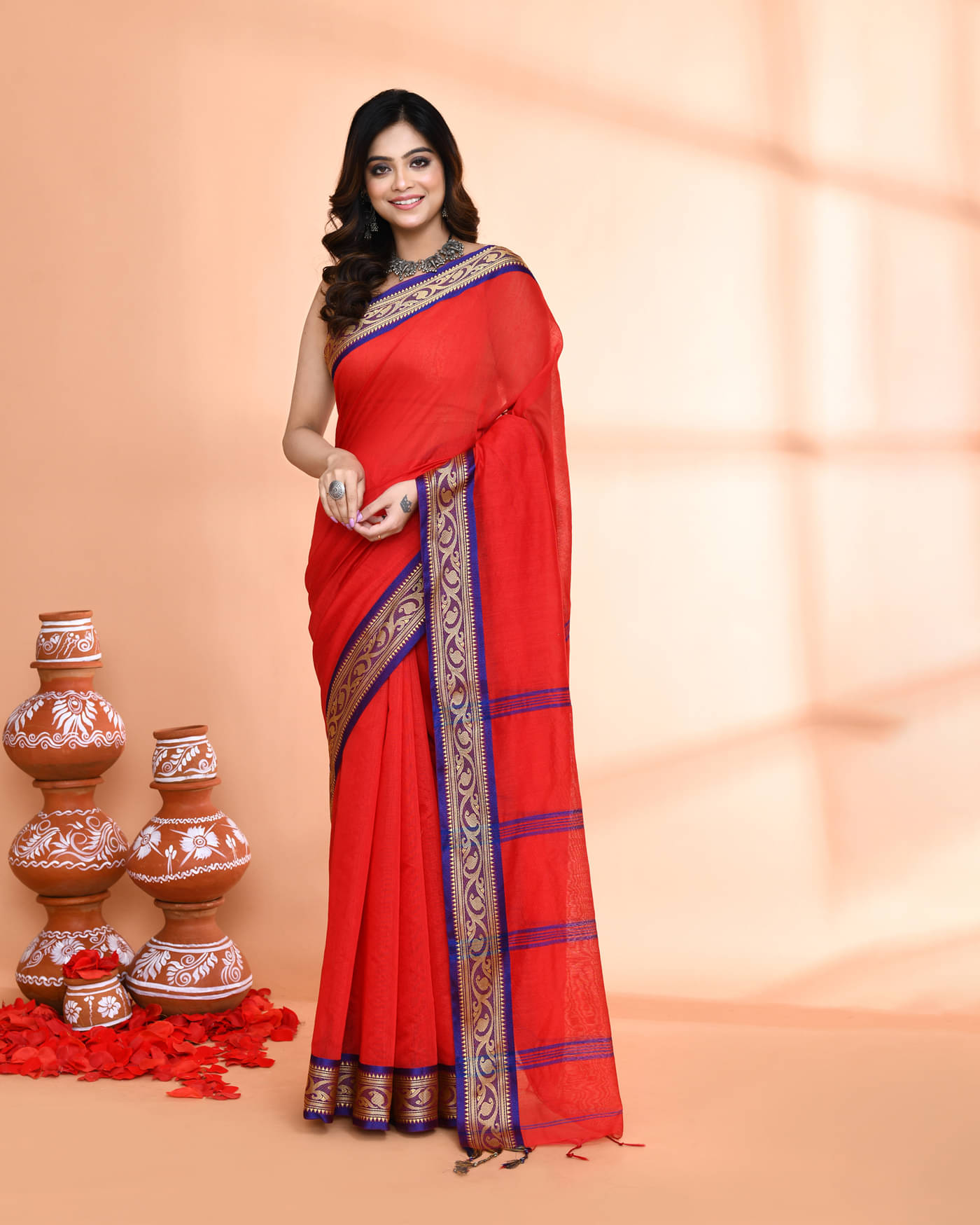     			PIYARI FASHION Cotton Blend Woven Narayanpet Saree With Unstitched Blouse Piece ( Red )