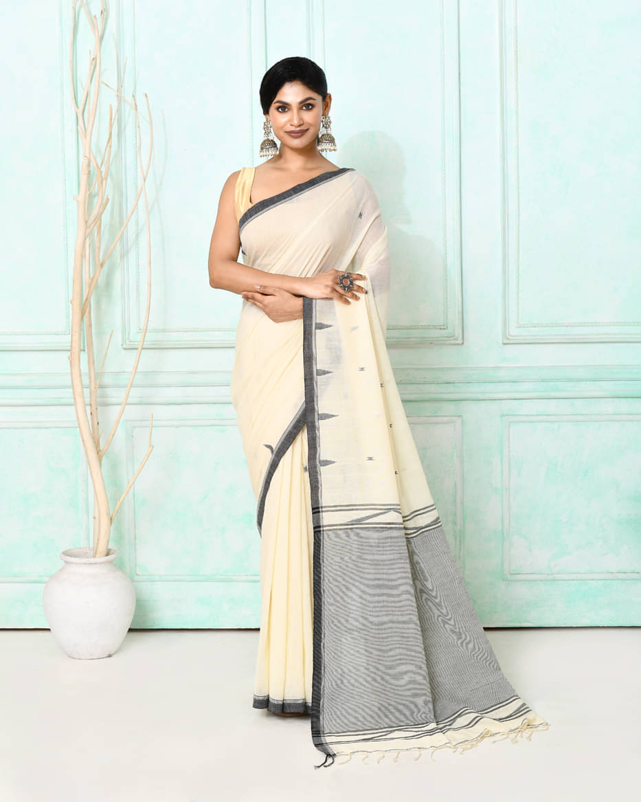     			PIYARI FASHION Cotton Woven Jamdani Saree With Unstitched Blouse Piece ( Off White )