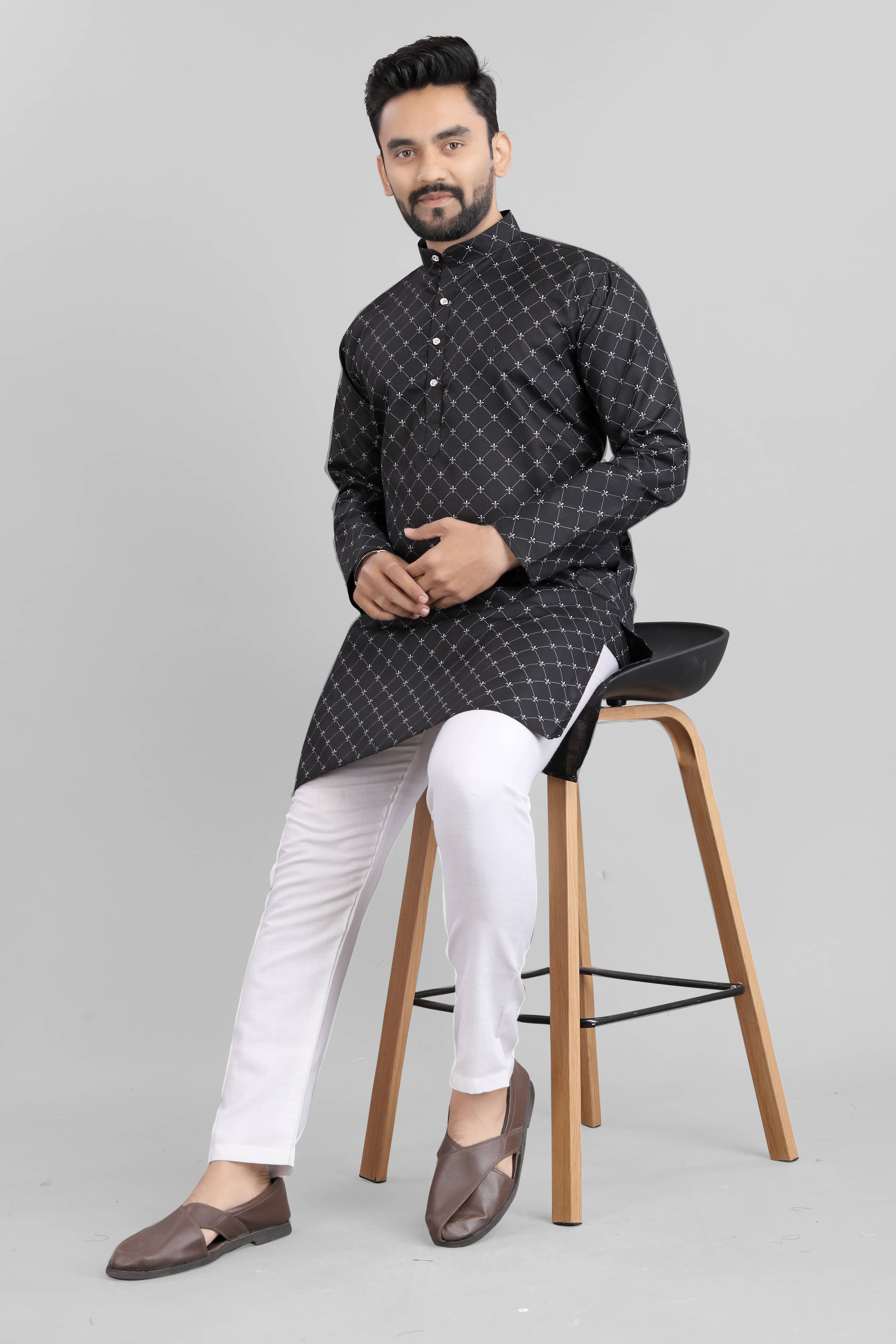     			SPOQUE Black Cotton Blend Regular Fit Men's Kurta Pyjama Set ( Pack of 1 )