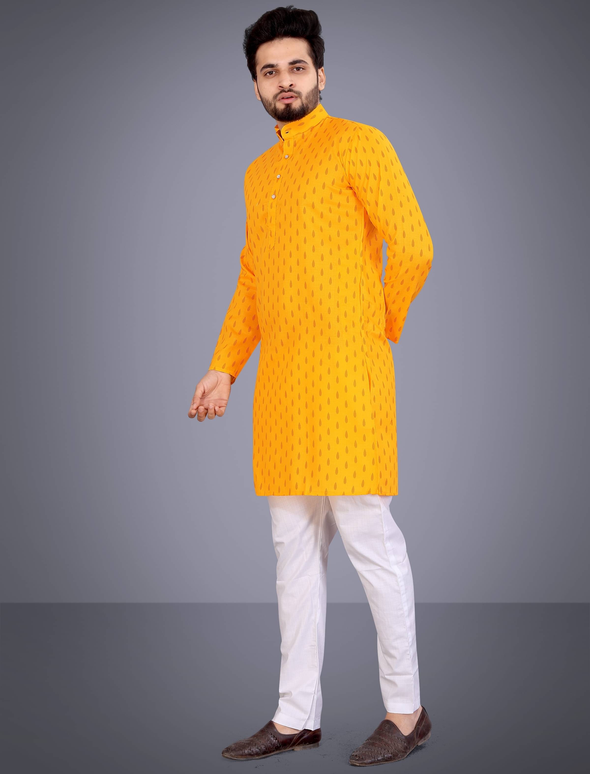     			SPOQUE Gold Cotton Blend Regular Fit Men's Kurta Pyjama Set ( Pack of 1 )