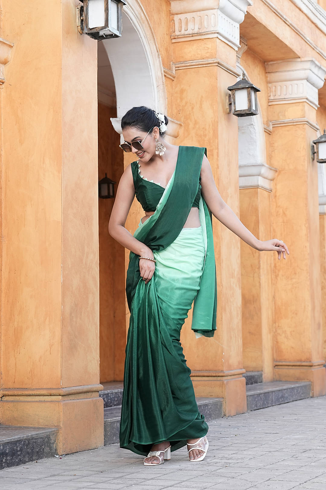 Sitanjali Lifestyle Silk Blend Striped Maheshwari Saree With Unstitched Blouse Piece ( Green ) Sitanjali Lifestyle Silk Blend Striped Maheshwari Saree With Unstitched Blouse Piece ( Green )