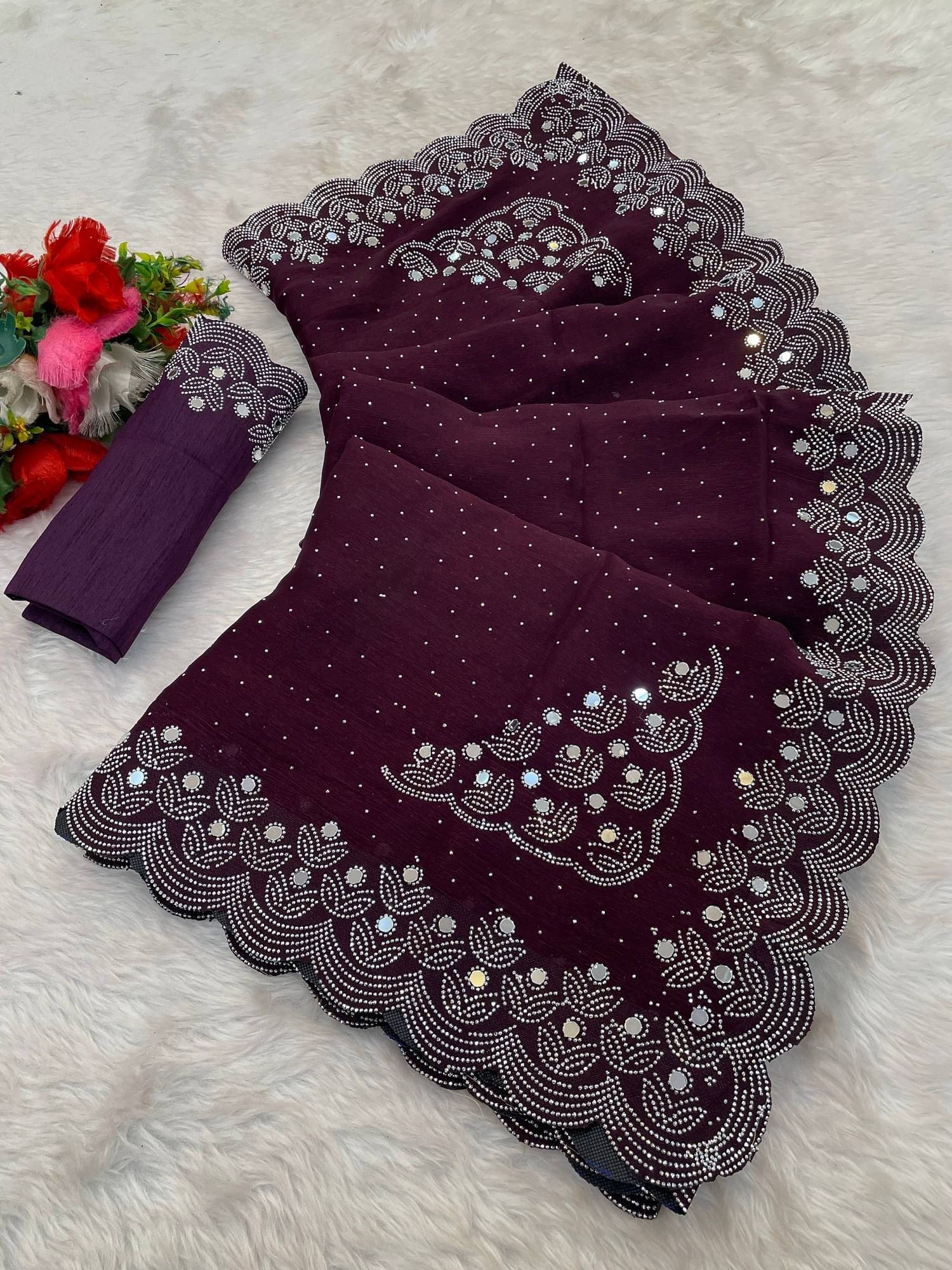     			VEERAIVA Georgette Embellished Banarasi saree With Unstitched Blouse Piece ( Magenta )