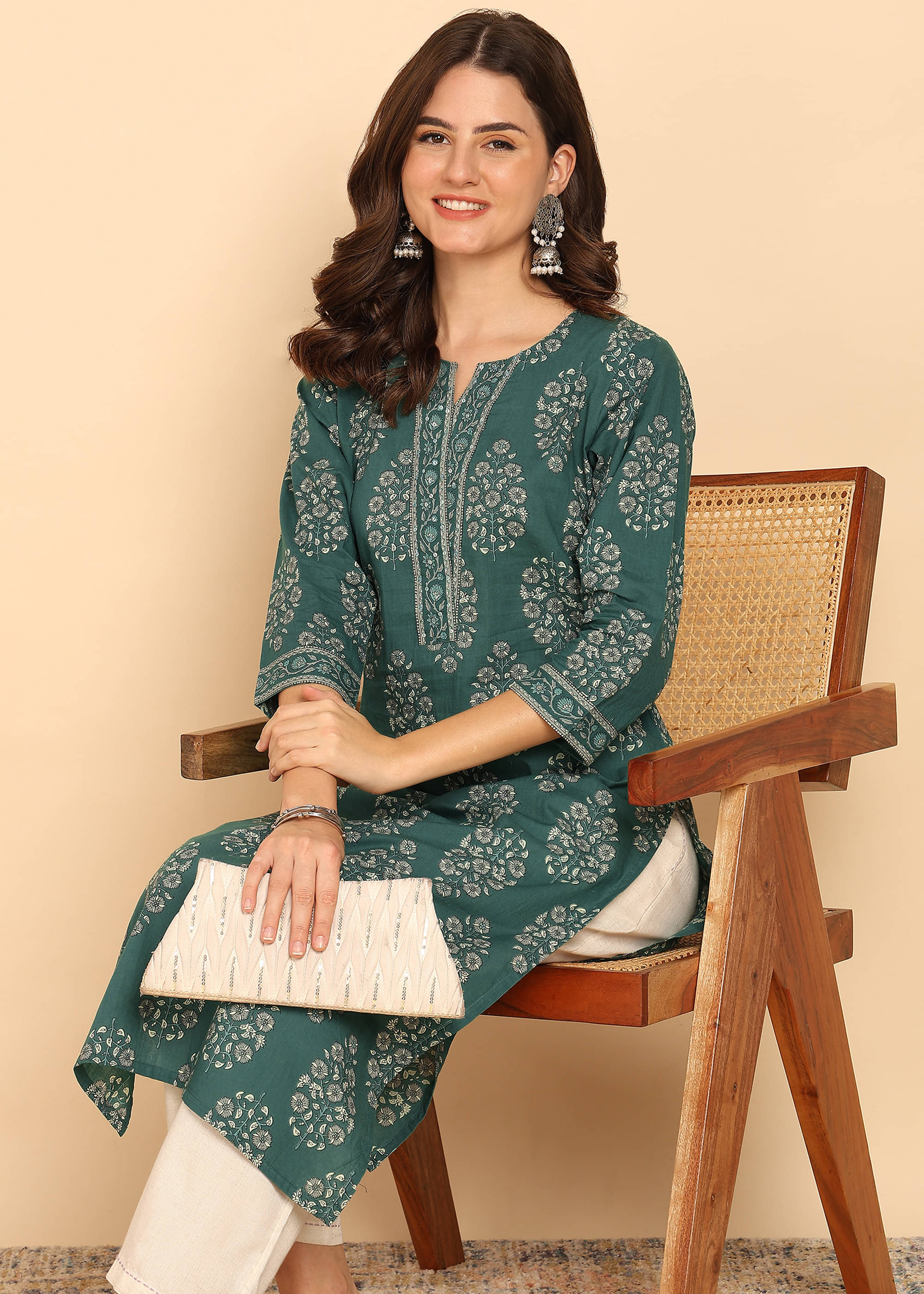     			Vbuyz Women Cotton Printed Straight Kurti ( Blue )
