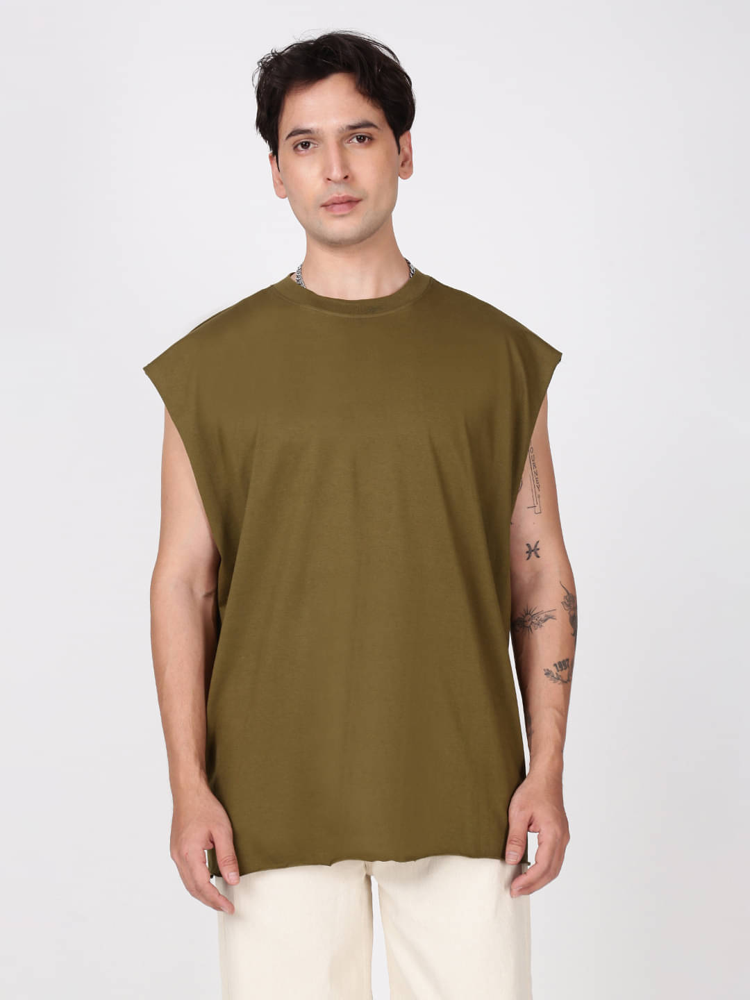 Bene Kleed Men 100% Cotton Oversized Fit Solid T-Shirt ( Olive ) Bene Kleed Men 100% Cotton Oversized Fit Solid T-Shirt ( Olive )