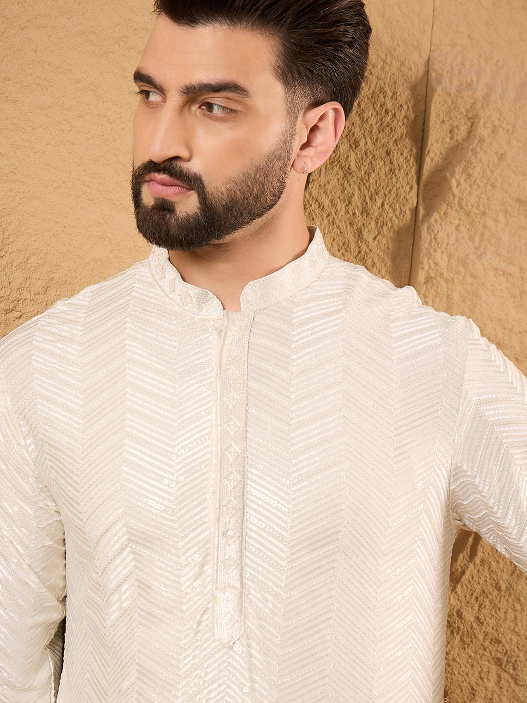     			Ethnic Bay Off-White Viscose Men's Regular Kurta ( Pack of 1 )