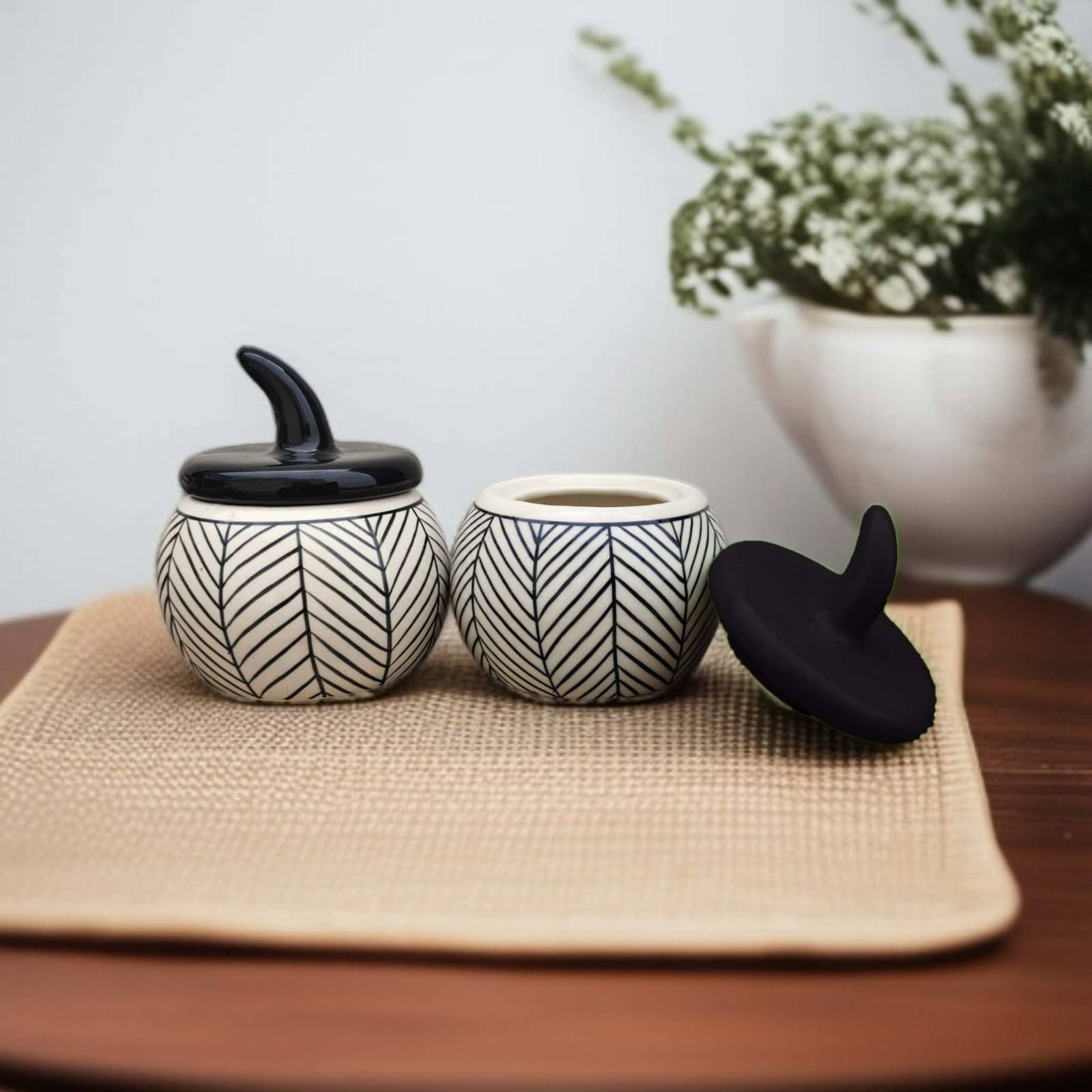 Malaikah Black Zbra Slt Jar Ceramic Black Tea/Coffee/Sugar Container ( Set of 2 )     			Malaikah Black Zbra Slt Jar Ceramic Black Tea/Coffee/Sugar Container ( Set of 2 )