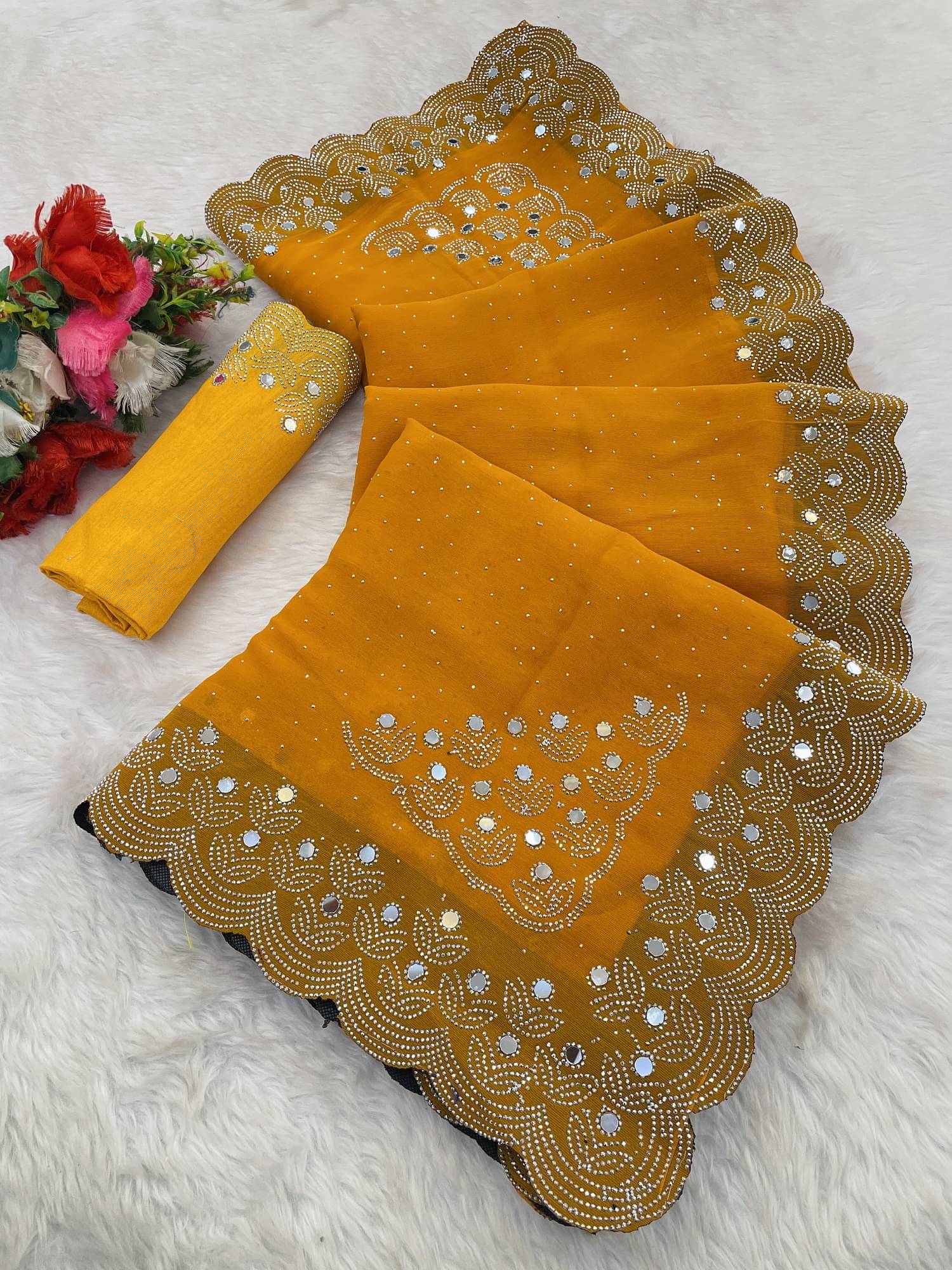     			VEERAIVA Georgette Embellished Banarasi saree With Unstitched Blouse Piece ( Gold )