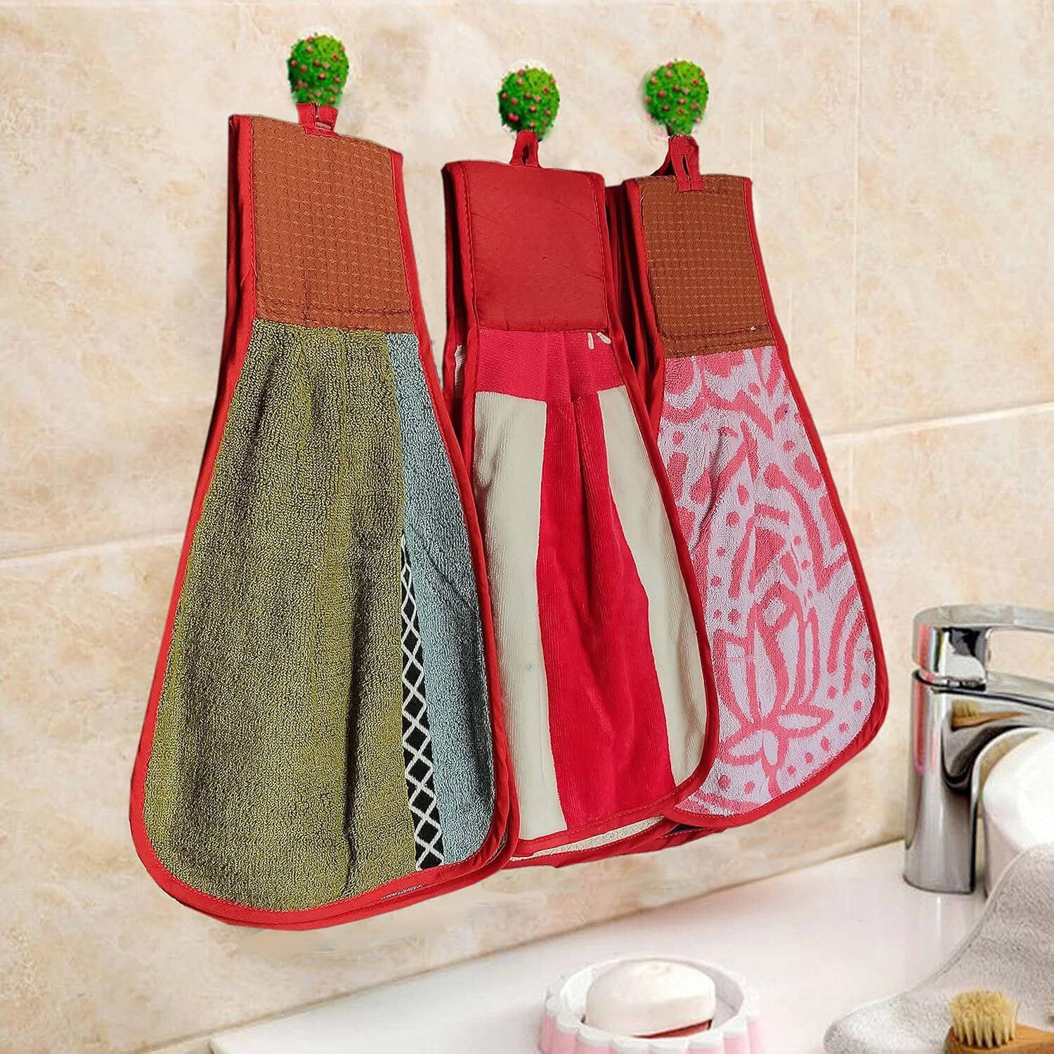     			VISOKA TEX Pack of 3 Cotton 325 -GSM Bath Towel ( Multicolor )