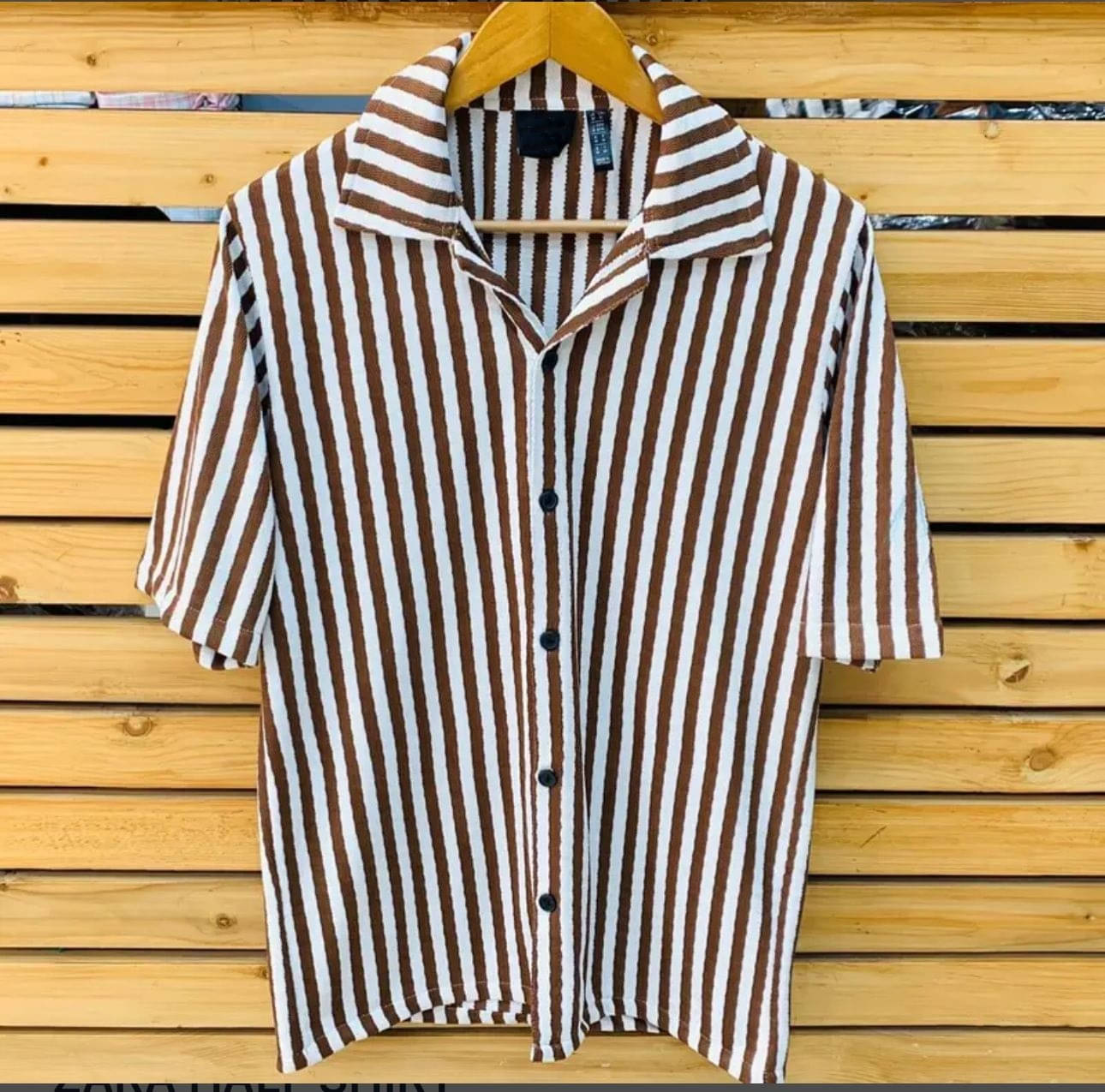     			Fesner Poly Cotton Regular Fit Striped Half Sleeves Men's Casual Shirt - Brown ( Pack of 1 )