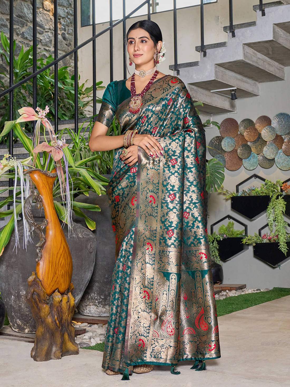 Kevami Fashion Art Silk Self Design Banarasi saree With Unstitched Blouse Piece ( Green ) Kevami Fashion Art Silk Self Design Banarasi saree With Unstitched Blouse Piece ( Green )