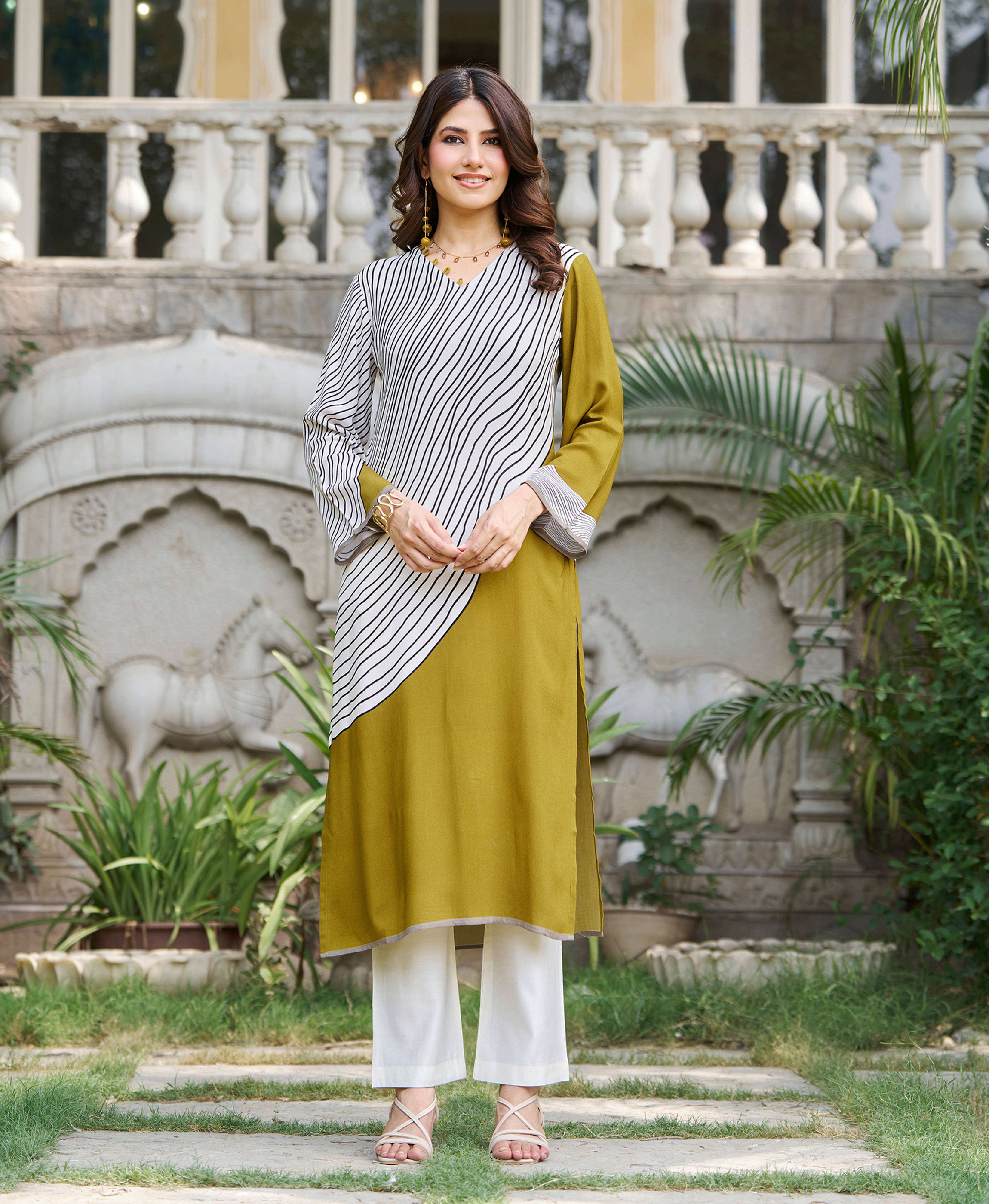 MOJILAA Women Viscose Rayon Printed Straight Kurti ( Mustard ) MOJILAA Women Viscose Rayon Printed Straight Kurti ( Mustard )