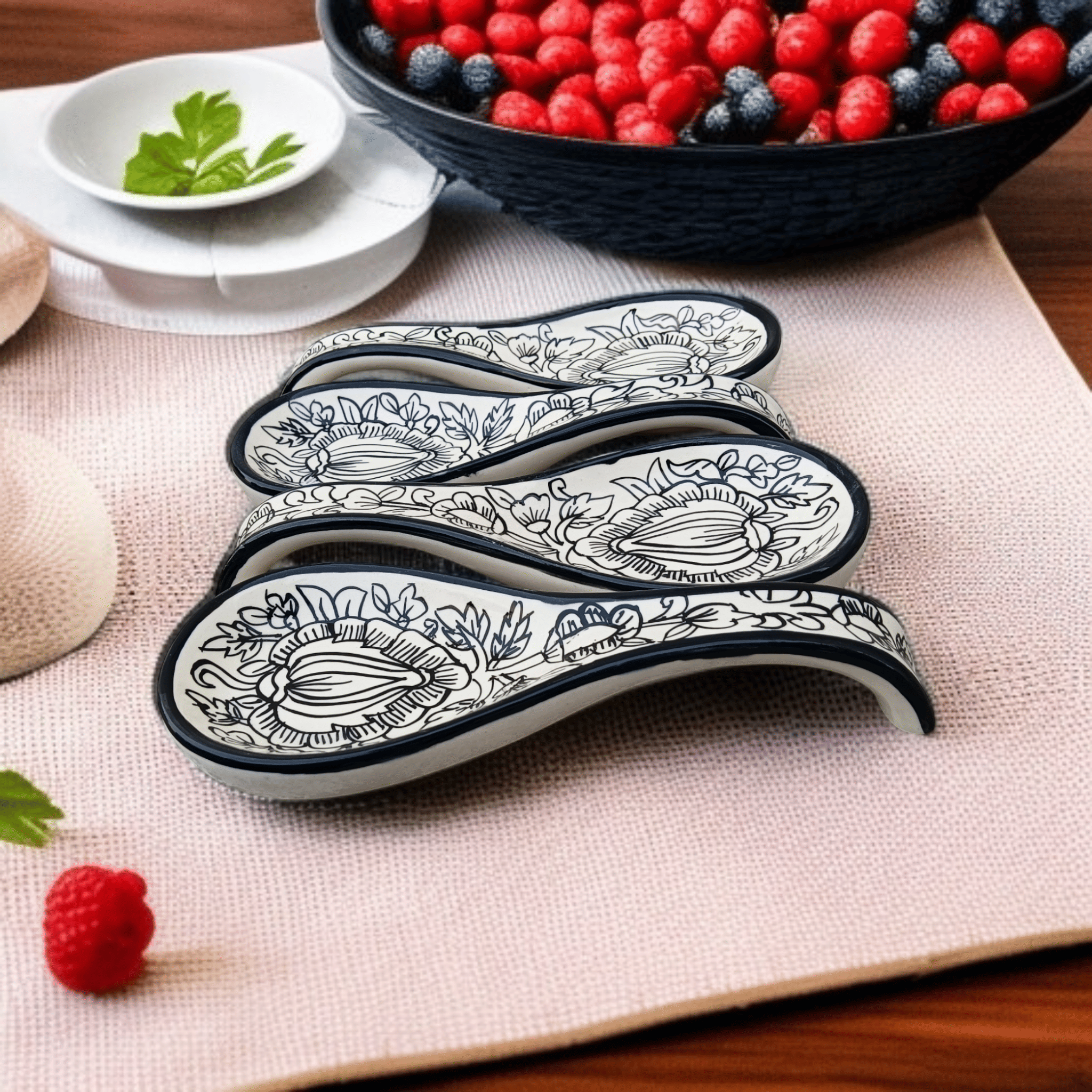     			Malaikah Blk Mghl Lng Spn Rst Ceramic Printed Soup Spoon Black ( Pack of 4 )