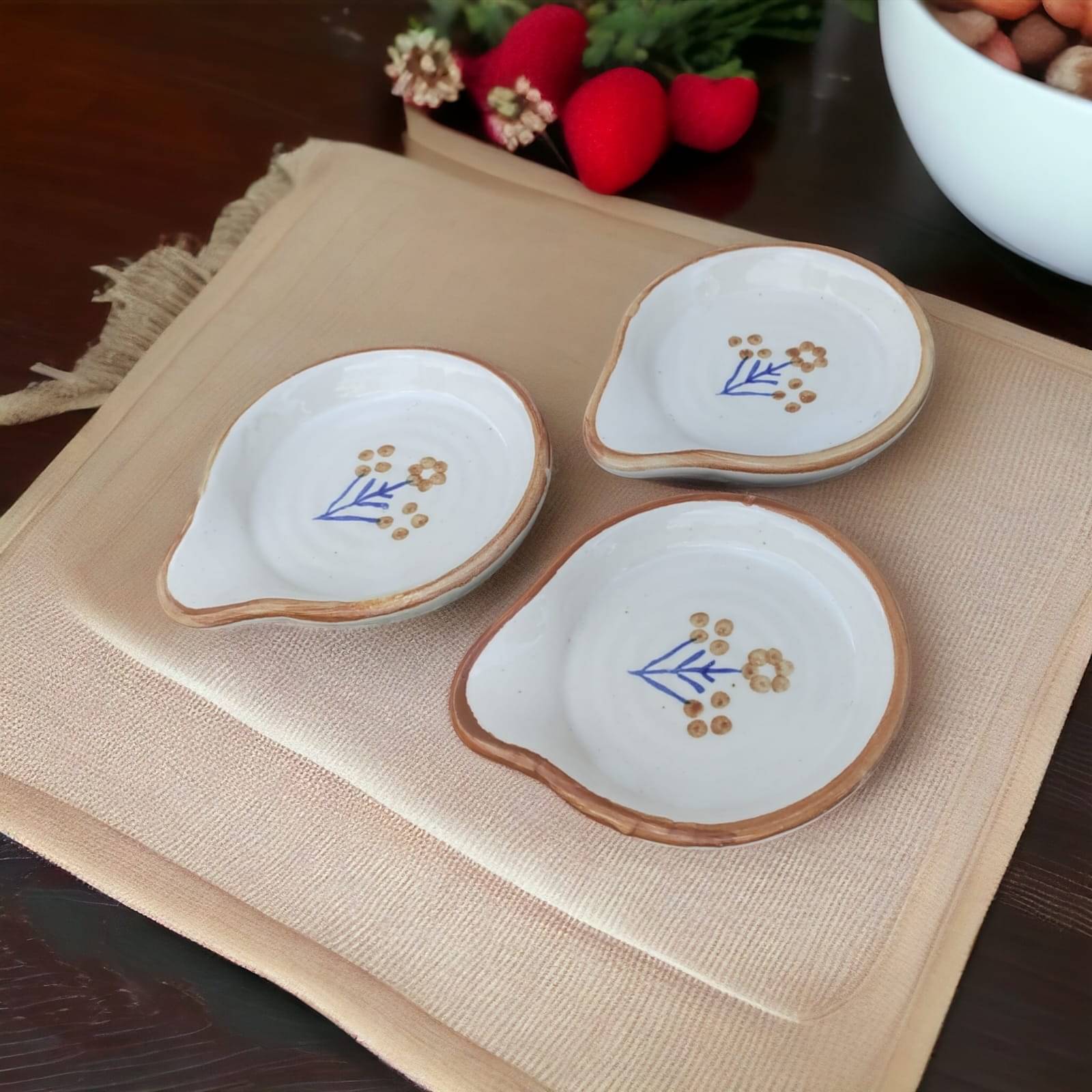     			Malaikah Brwn Lin Rnd Spn Rst Ceramic Printed Cutlery Holder White ( Pack of 3 )
