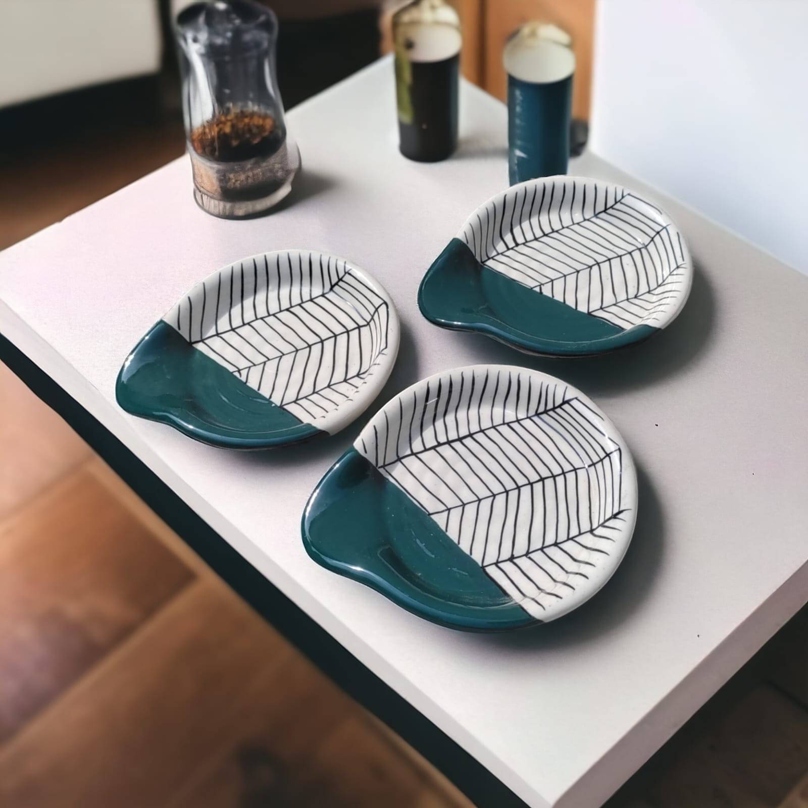 Malaikah Grn Zbra Rnd Spn Rst Ceramic Printed Cutlery Holder Dark Green ( Pack of 3 ) Malaikah Grn Zbra Rnd Spn Rst Ceramic Printed Cutlery Holder Dark Green ( Pack of 3 )